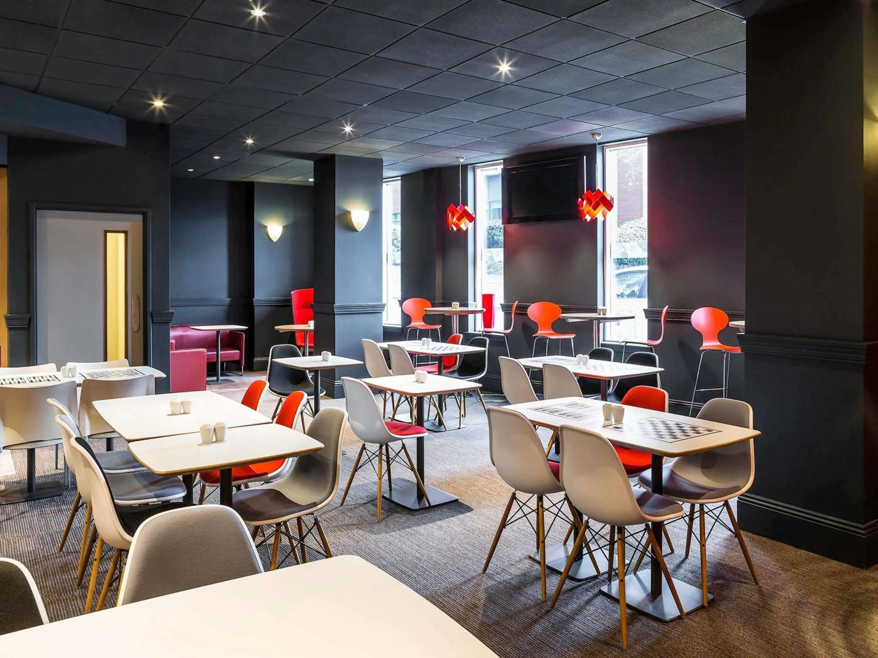 Restaurant/places to eat in ibis Leeds Centre Marlborough Street