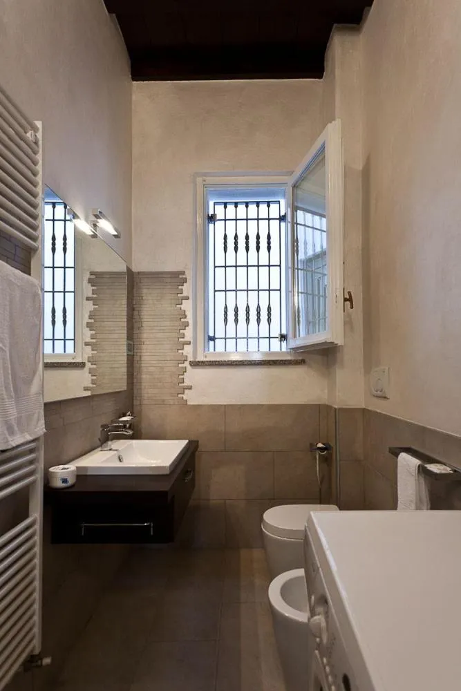 Bathroom in Bed & Breakfast Parmacentro