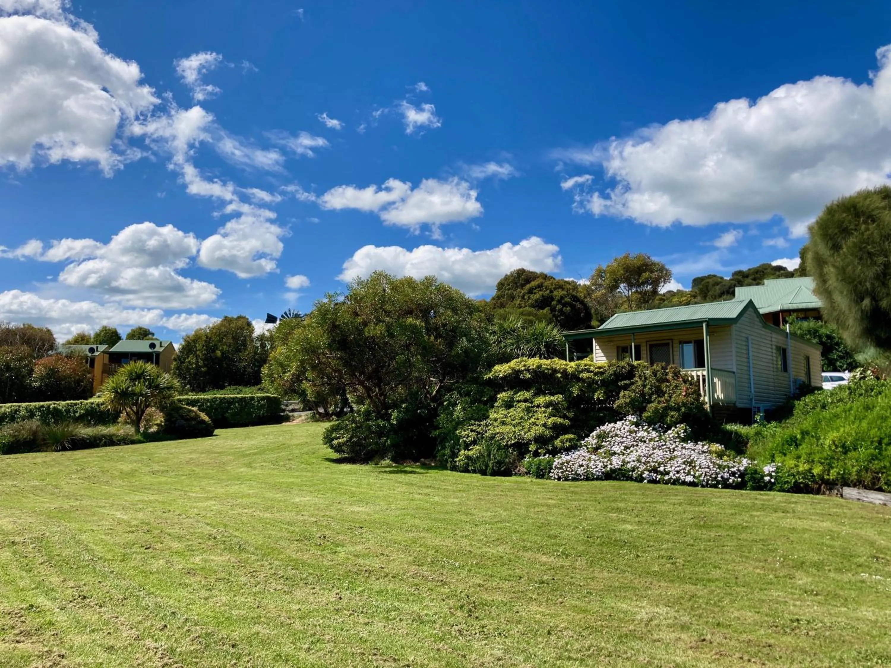 Property building in Daysy Hill Country Cottages