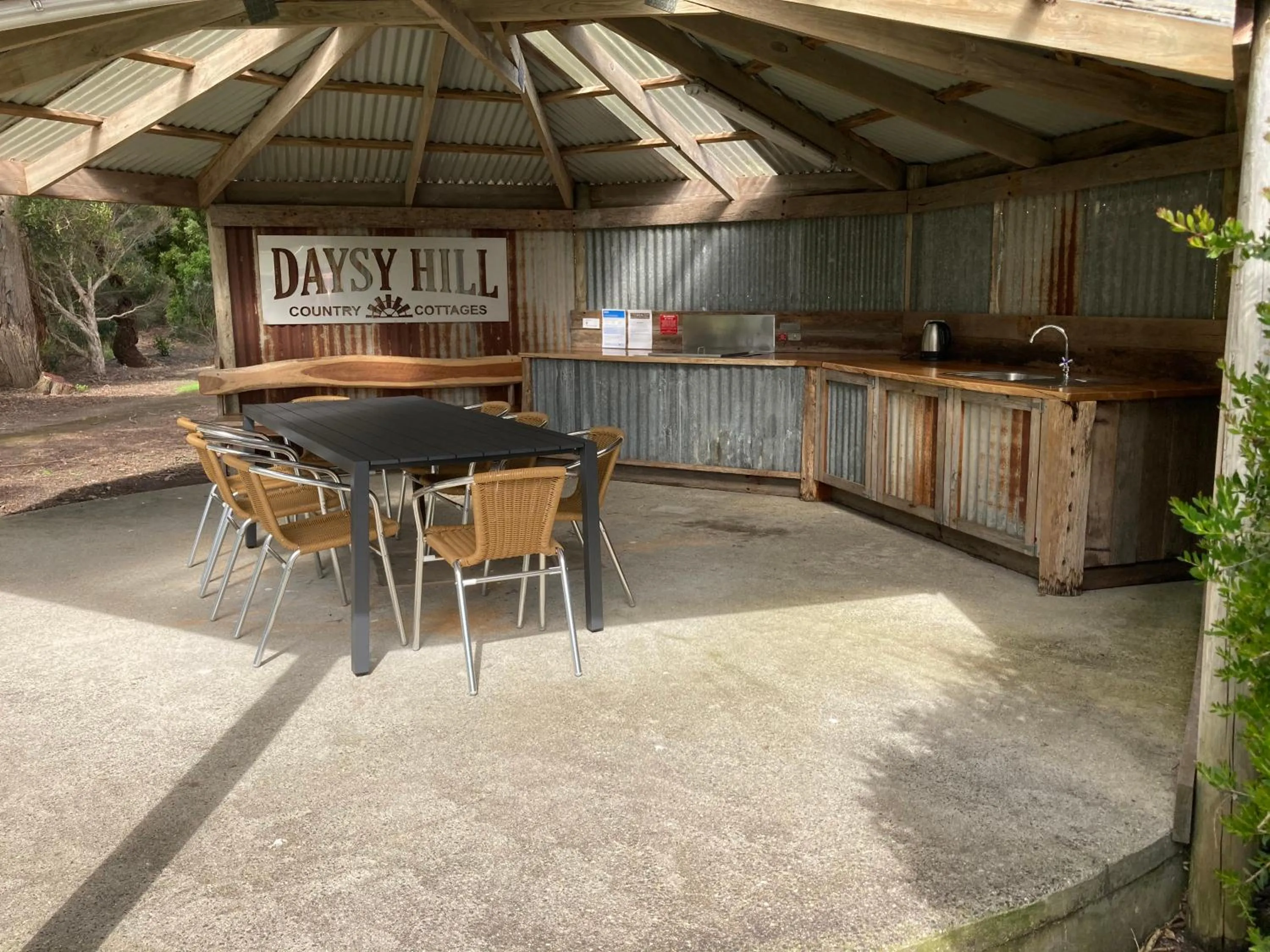BBQ facilities in Daysy Hill Country Cottages