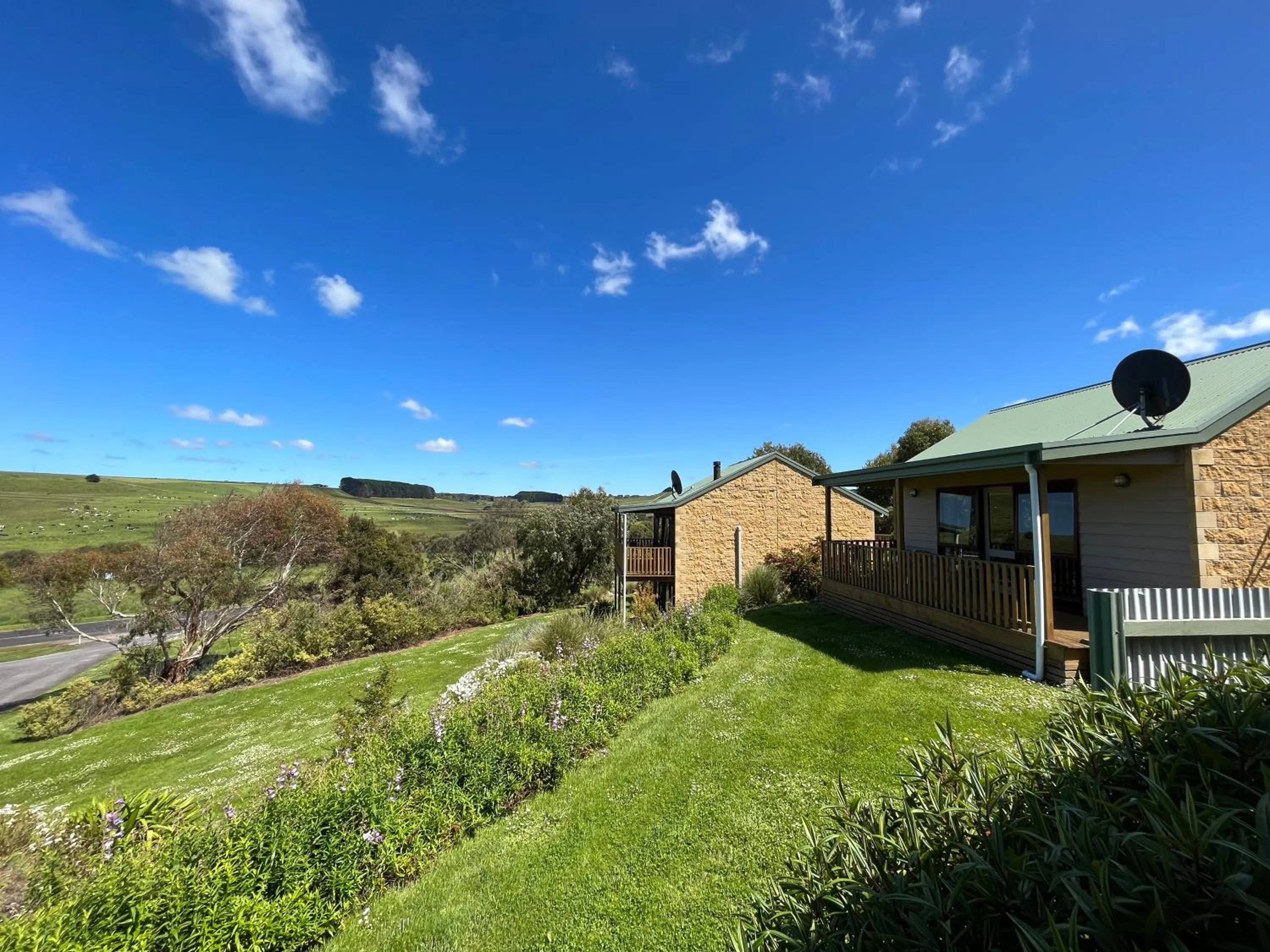 Property building in Daysy Hill Country Cottages