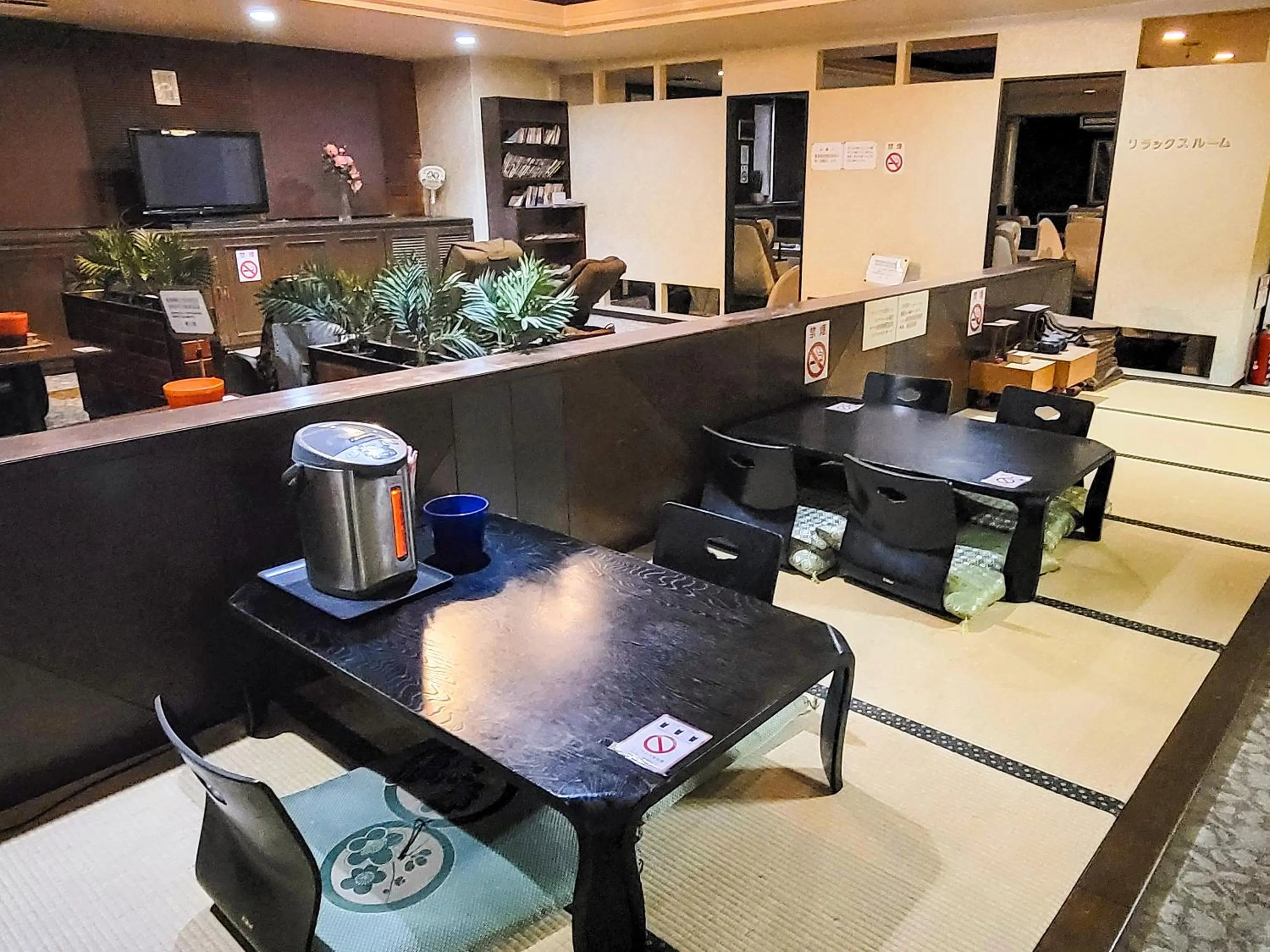 Restaurant/places to eat in First Inn Takamatsu