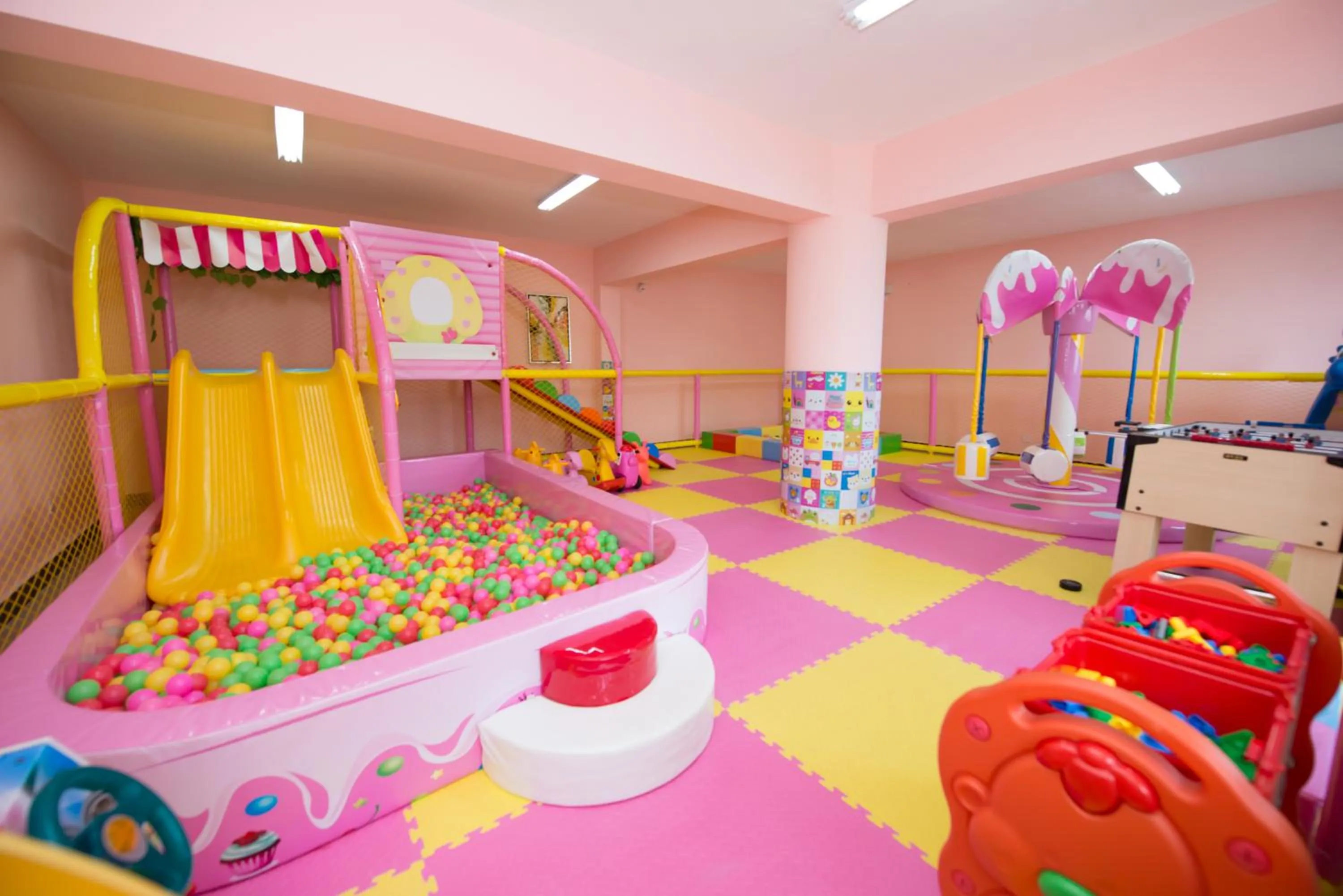 Children play ground in Grand Metropark Universal Dinosaur Town Hotel