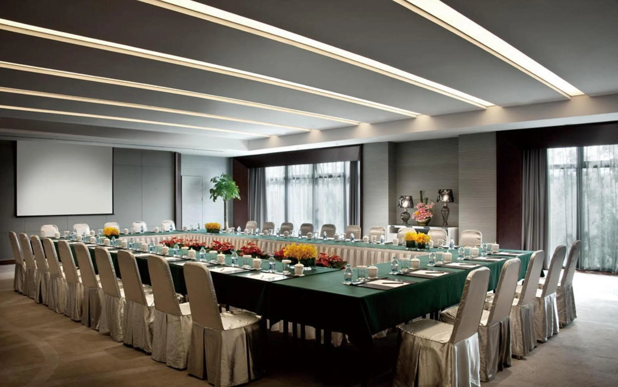 Meeting/conference room in Grand Metropark Universal Dinosaur Town Hotel