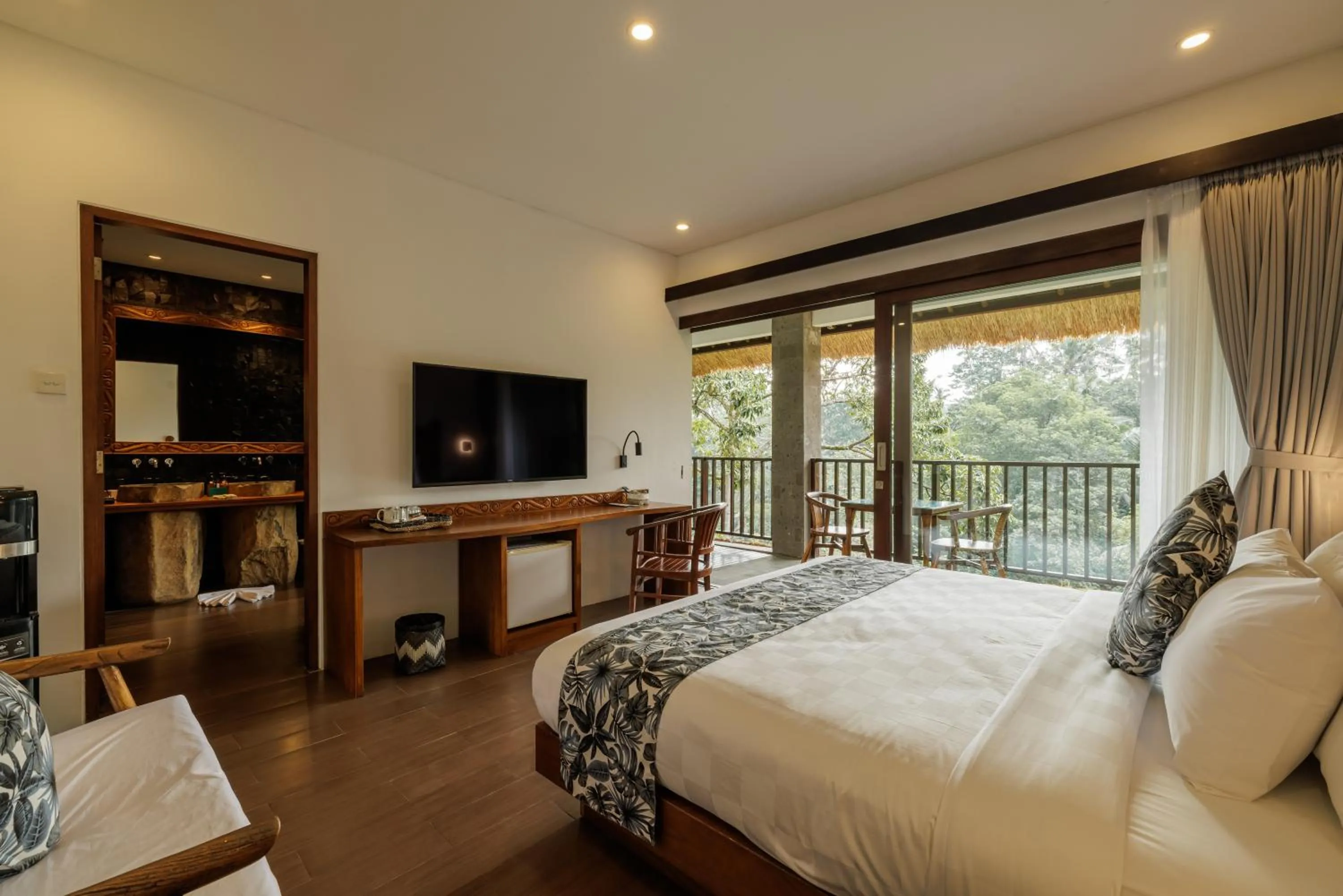 TV and multimedia, Bed in Ubud Dedari Villas