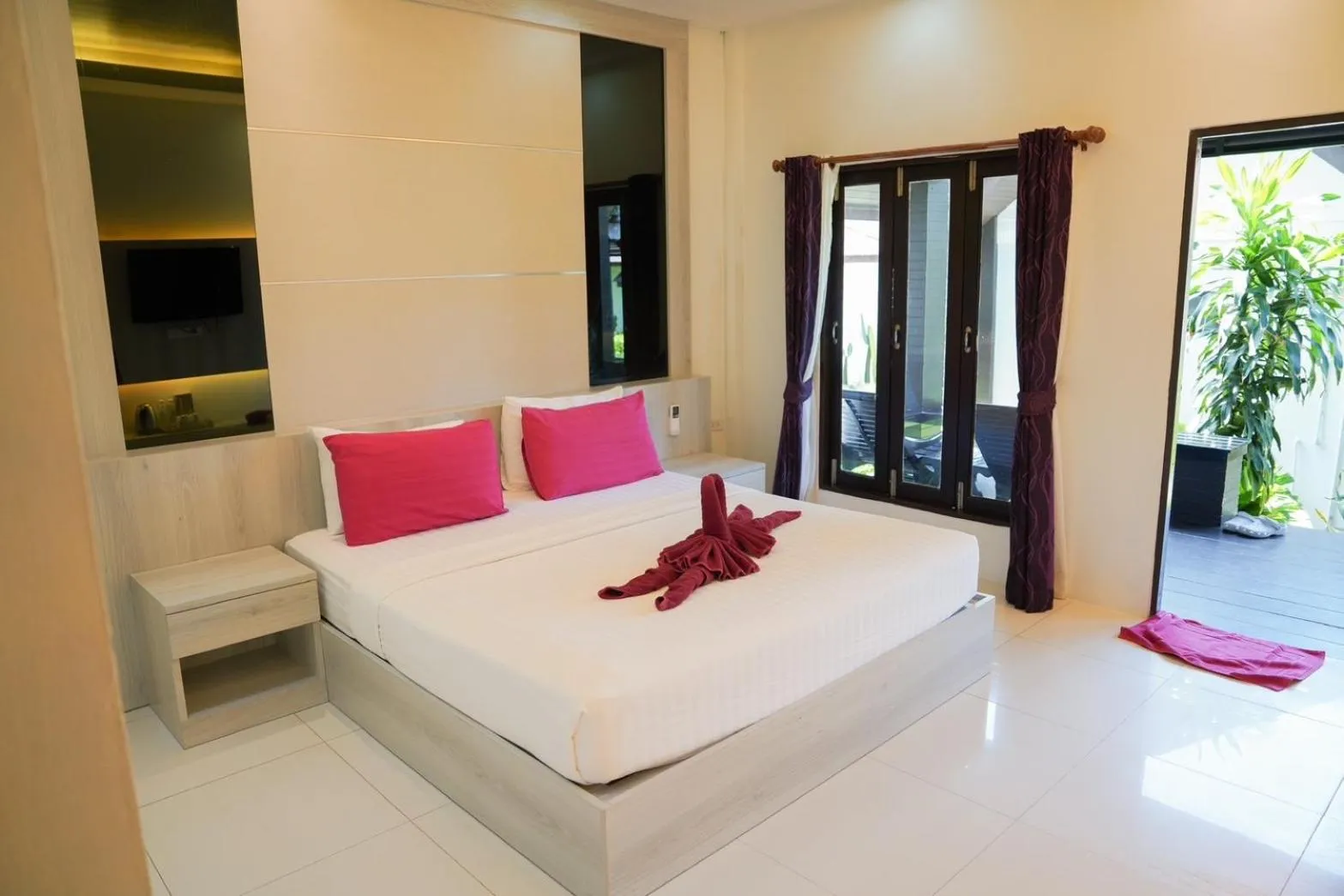 Bedroom, Bed in Silversand Resort