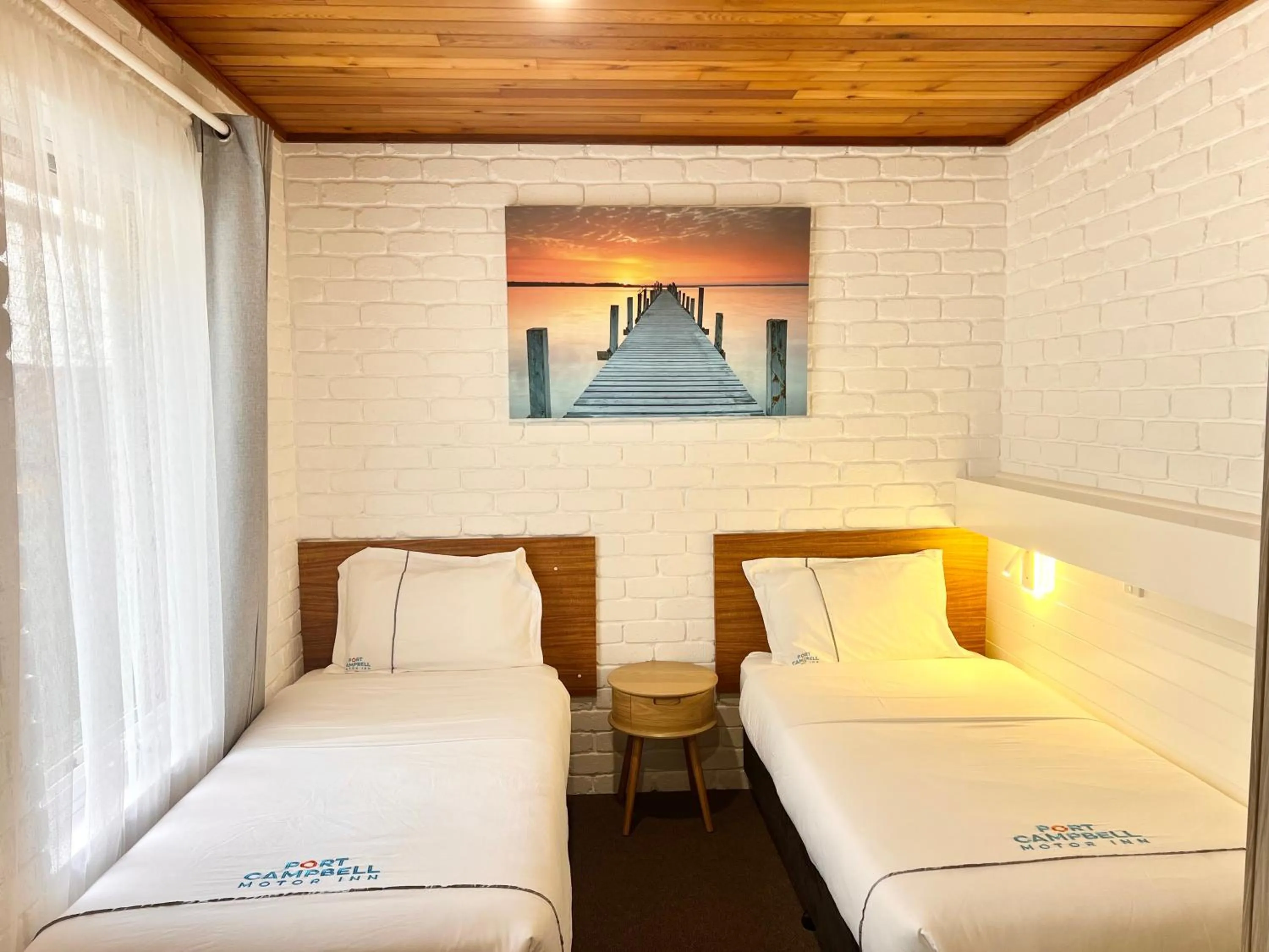 Bedroom, Bed in Port Campbell Motor Inn