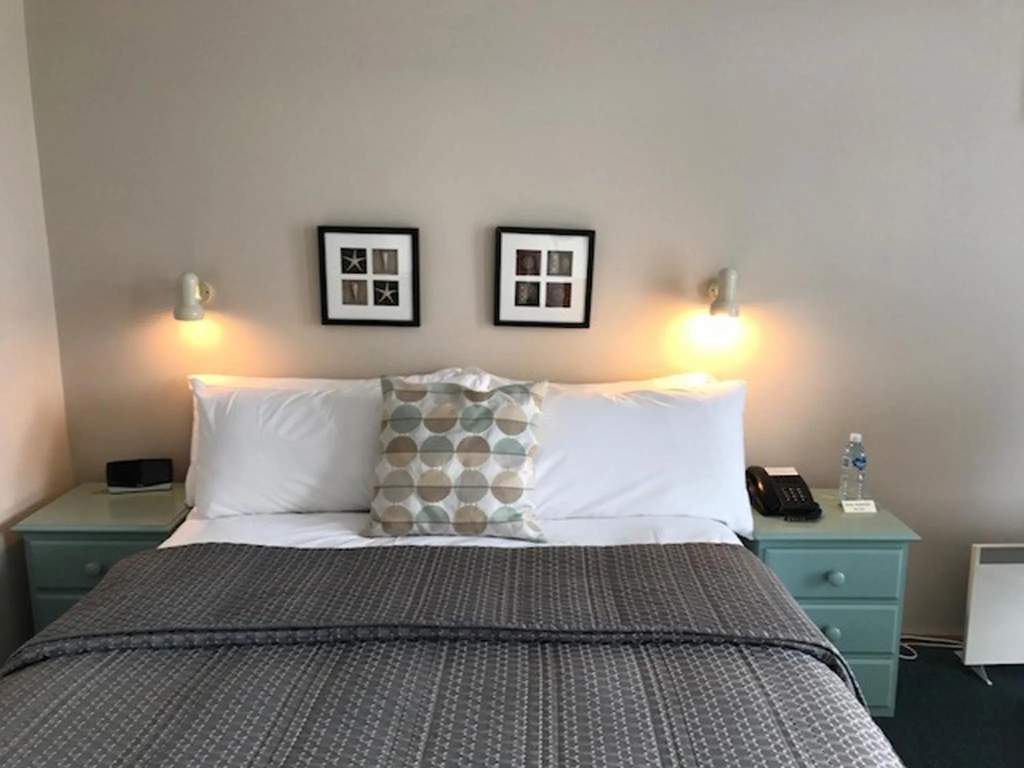 Bed in Burnie Airport Motel