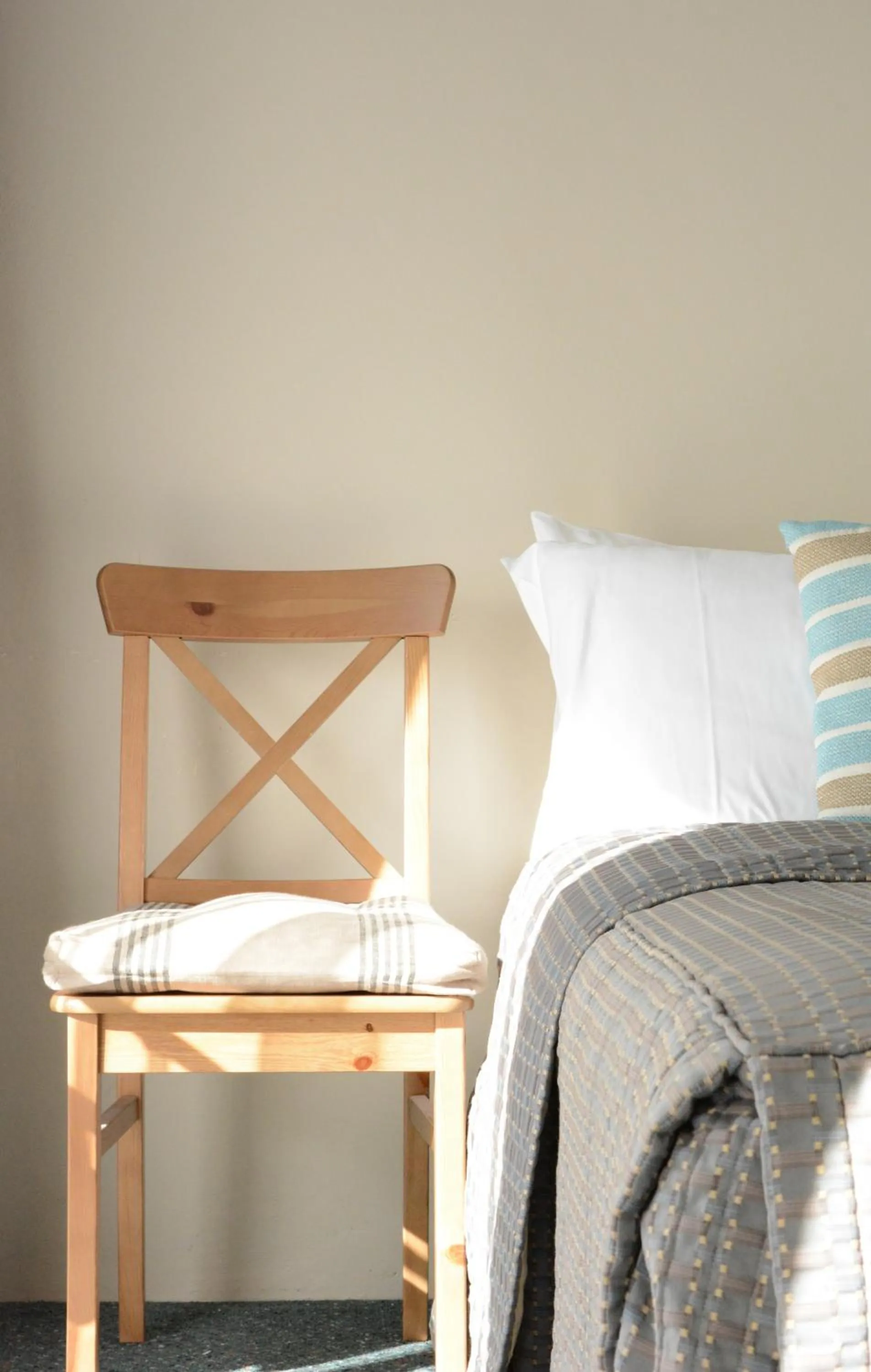 Decorative detail, Bed in Burnie Airport Motel