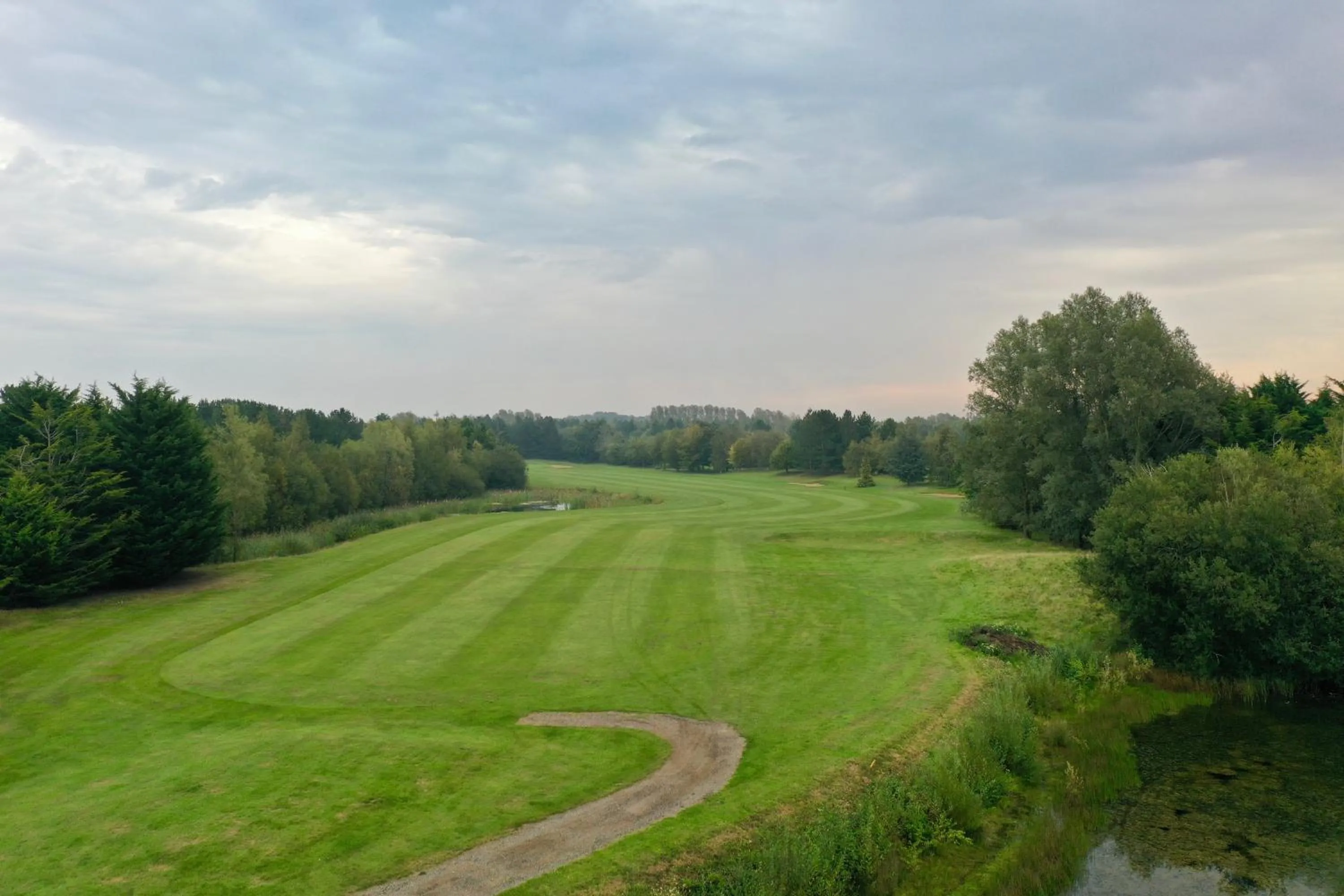 Golfcourse in The Essex Golf & Country Club Hotel