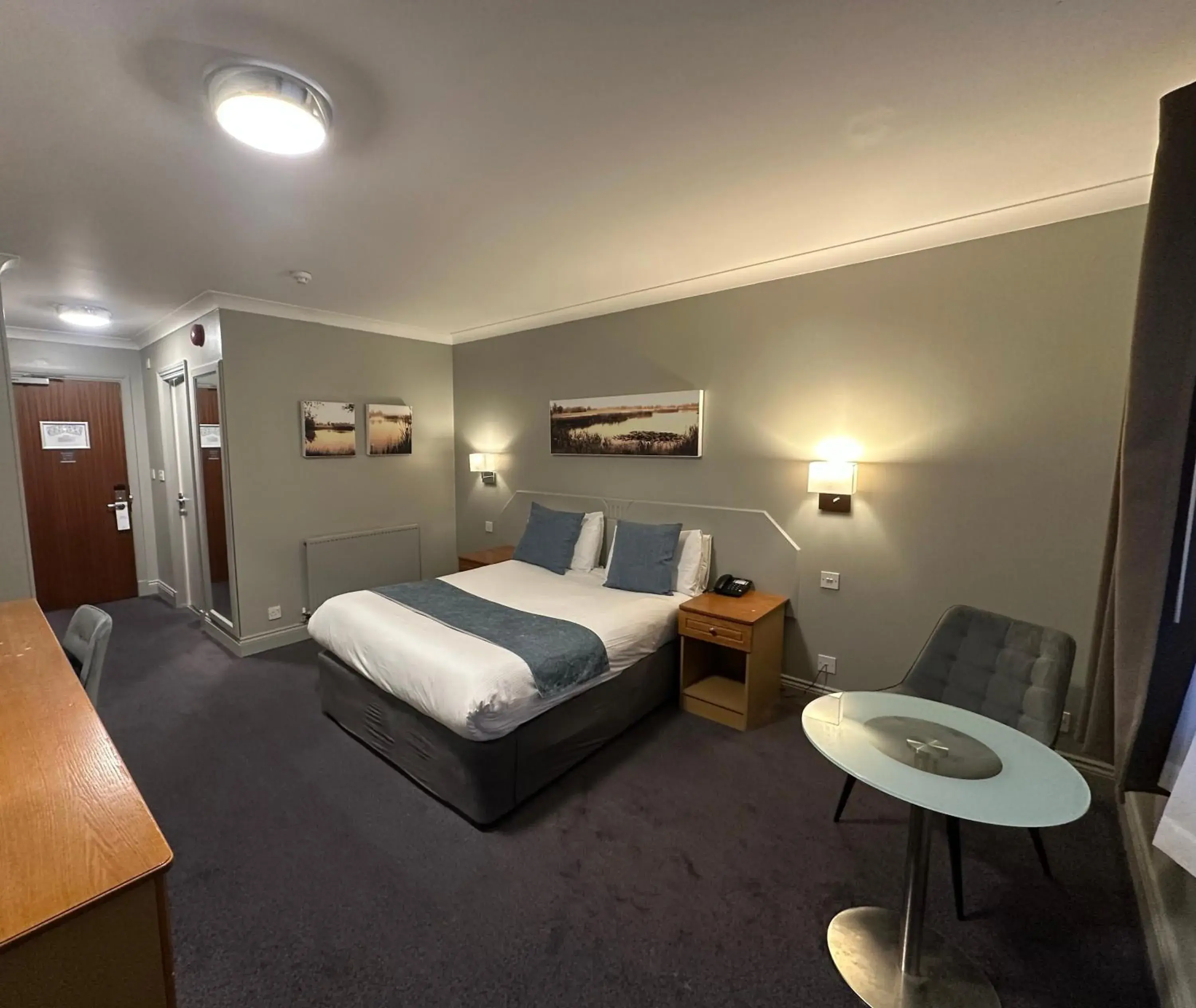 Double Room in The Essex Golf & Country Club Hotel Double Room in The Essex Golf & Country Club Hotel