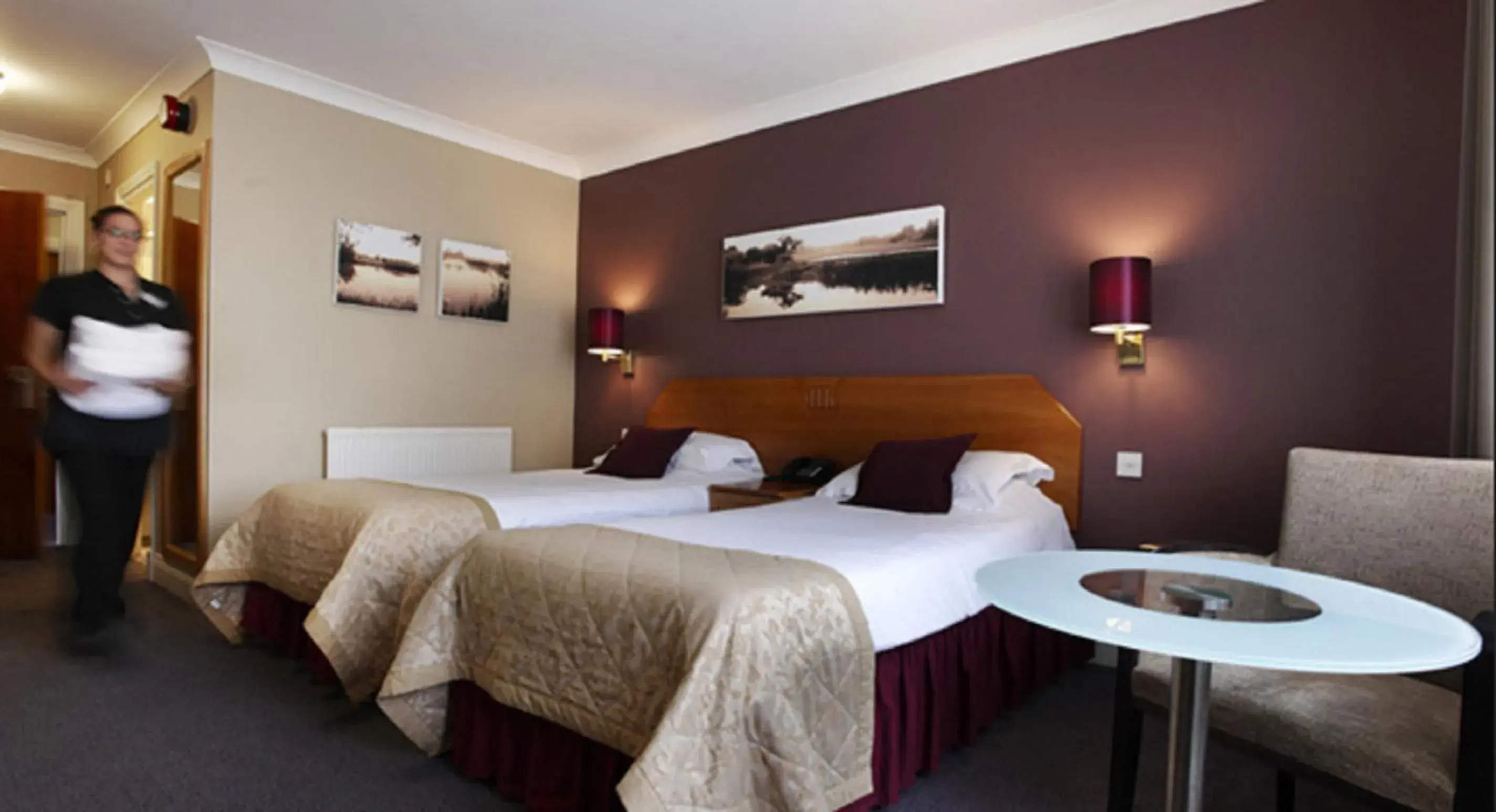 Twin Room - Disability Access in The Essex Golf & Country Club Hotel Twin Room - Disability Access in The Essex Golf & Country Club Hotel