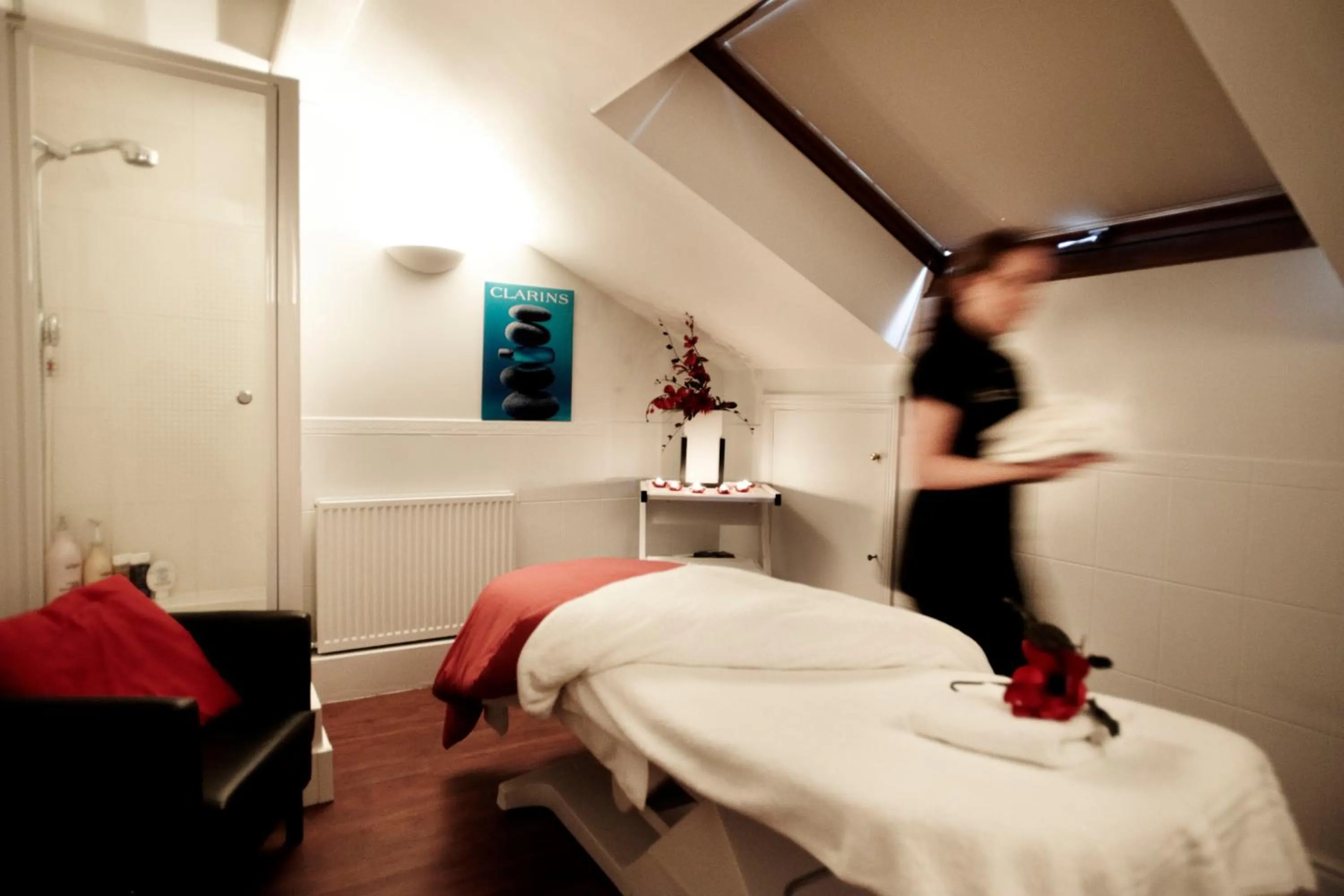 Massage, Bed in The Essex Golf & Country Club Hotel