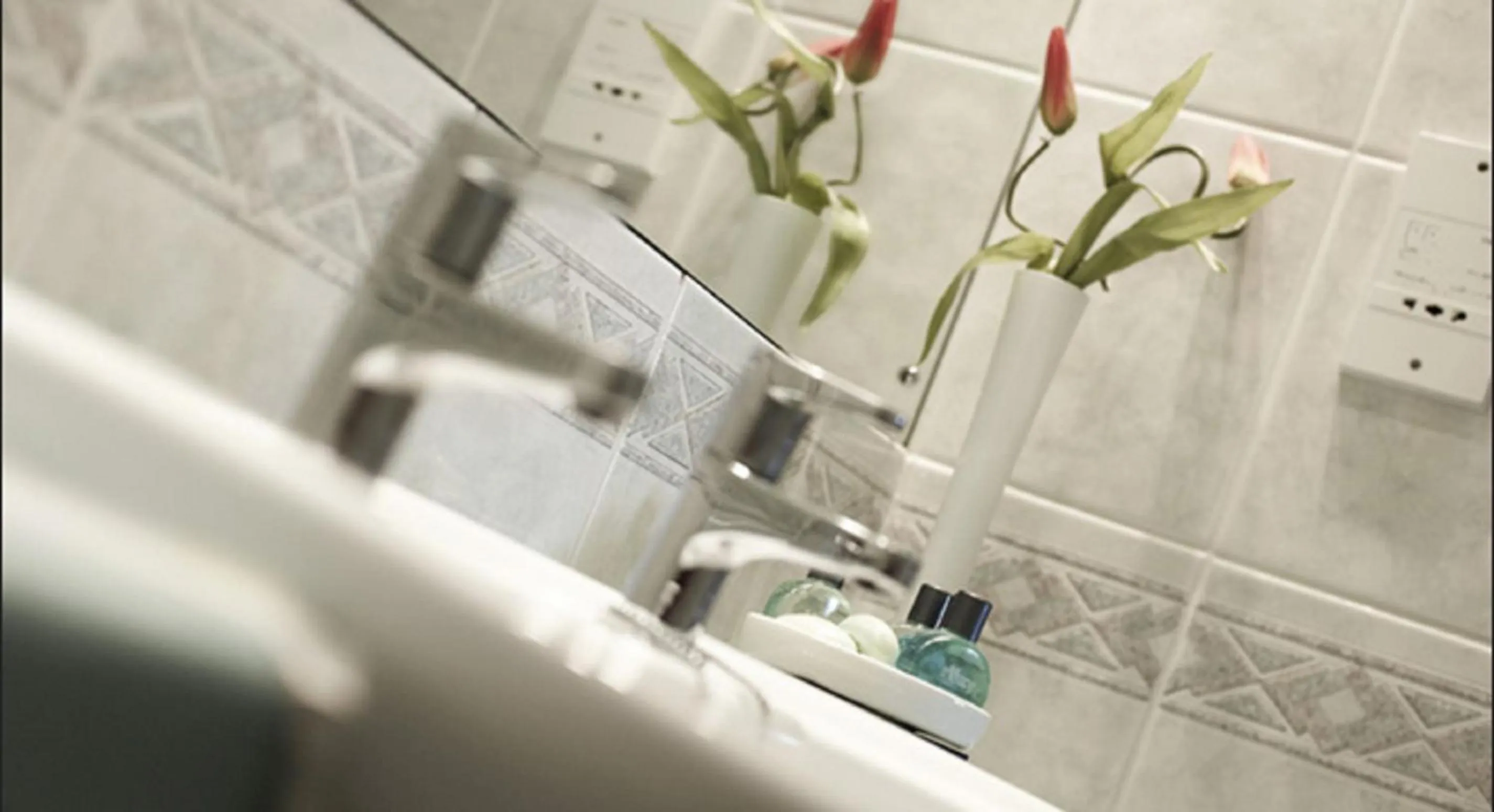 Twin Room in The Essex Golf & Country Club Hotel