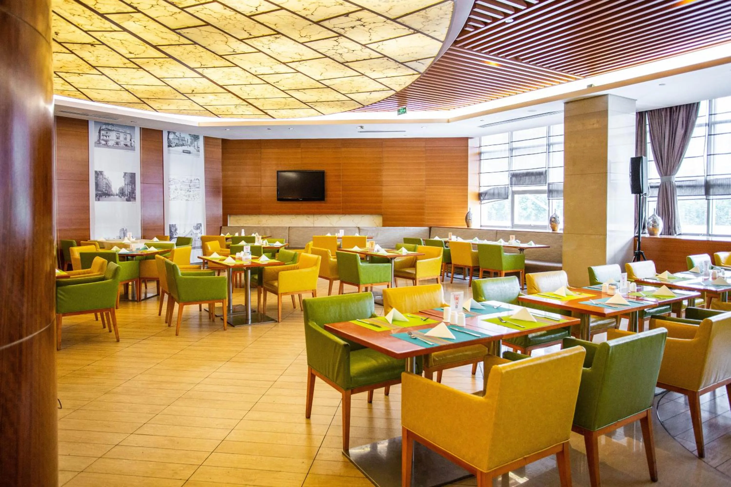 Restaurant/places to eat in Radisson Hotel Tianjin Aqua City