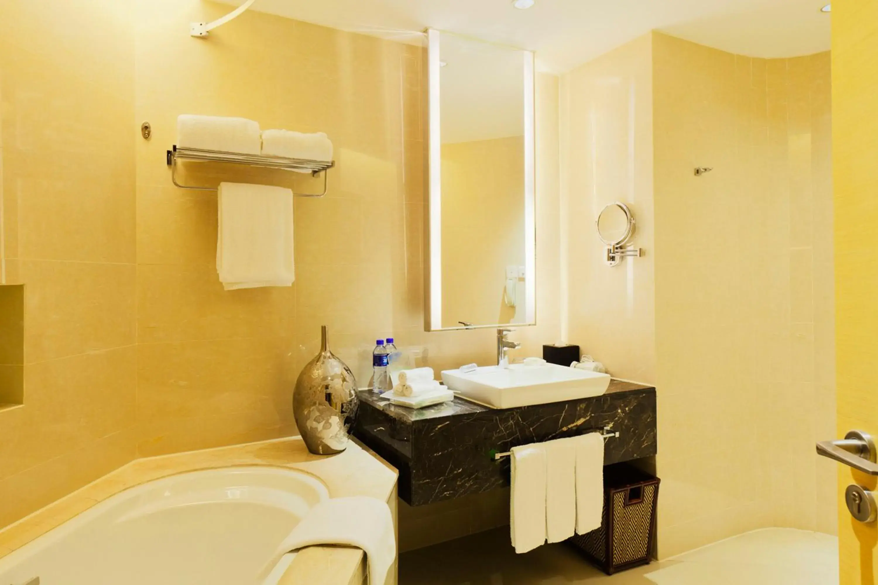 Deluxe Room in Radisson Hotel Tianjin Aqua City Deluxe Room in Radisson Hotel Tianjin Aqua City