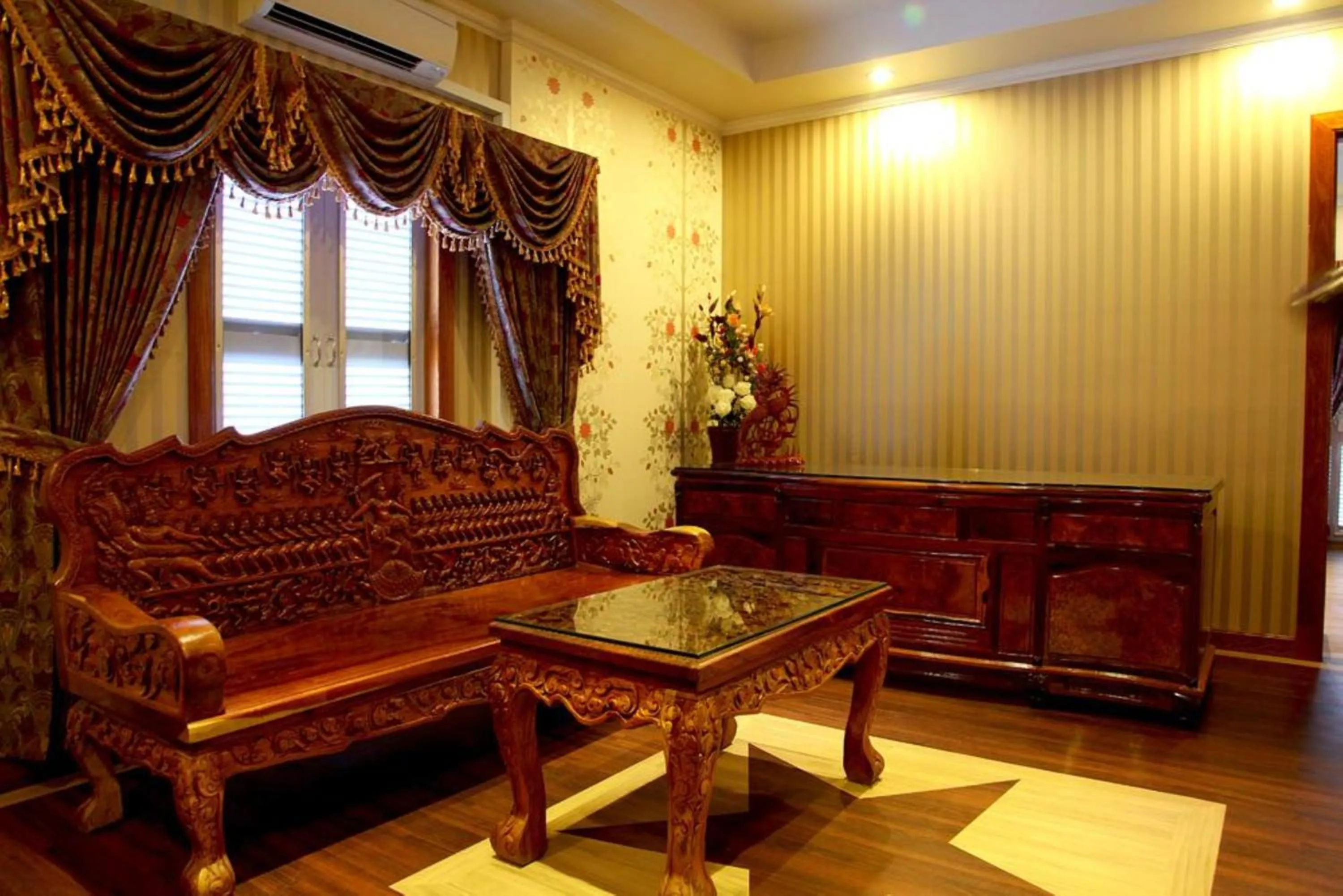 Living room in King Fy Hotel