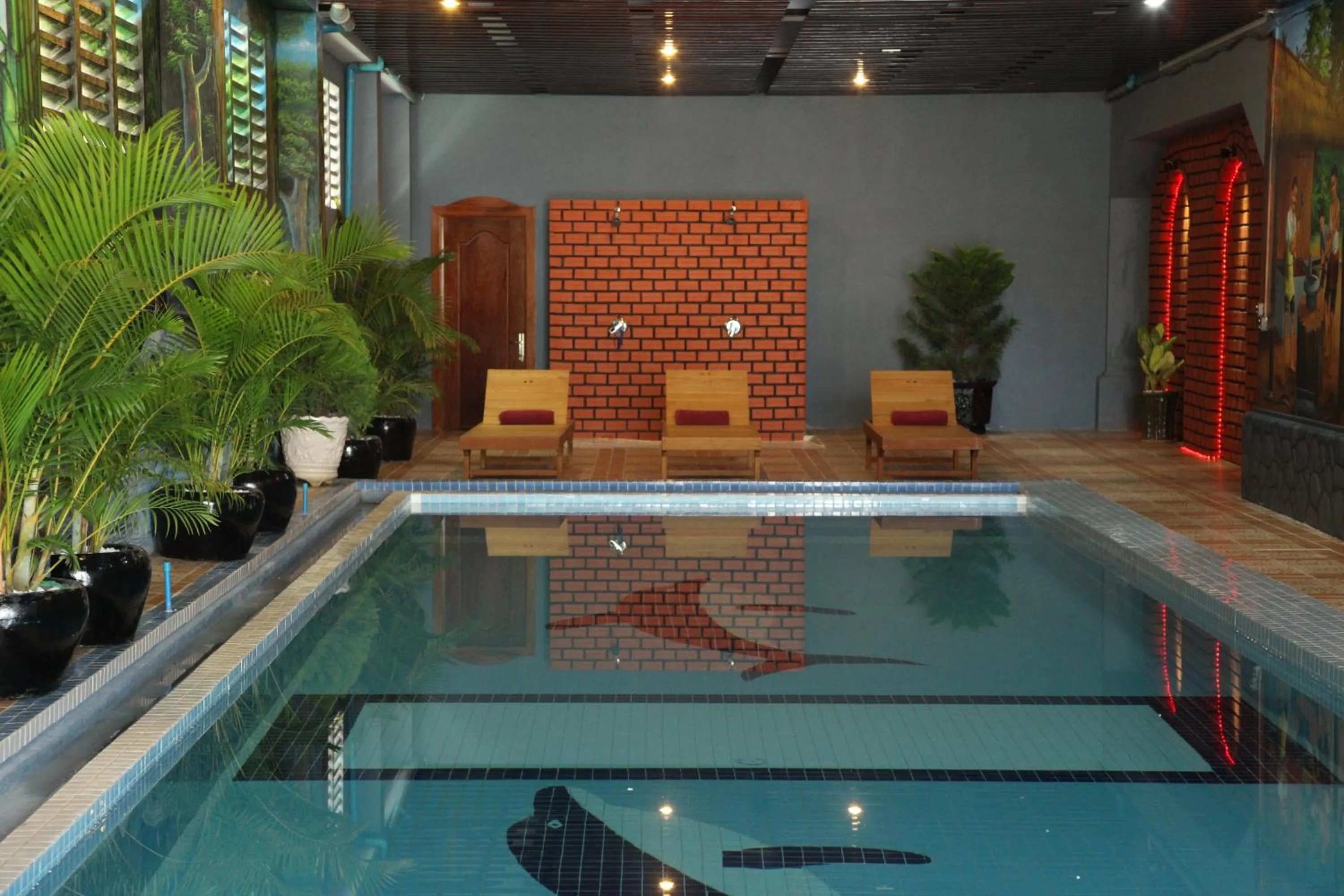 Swimming pool in King Fy Hotel