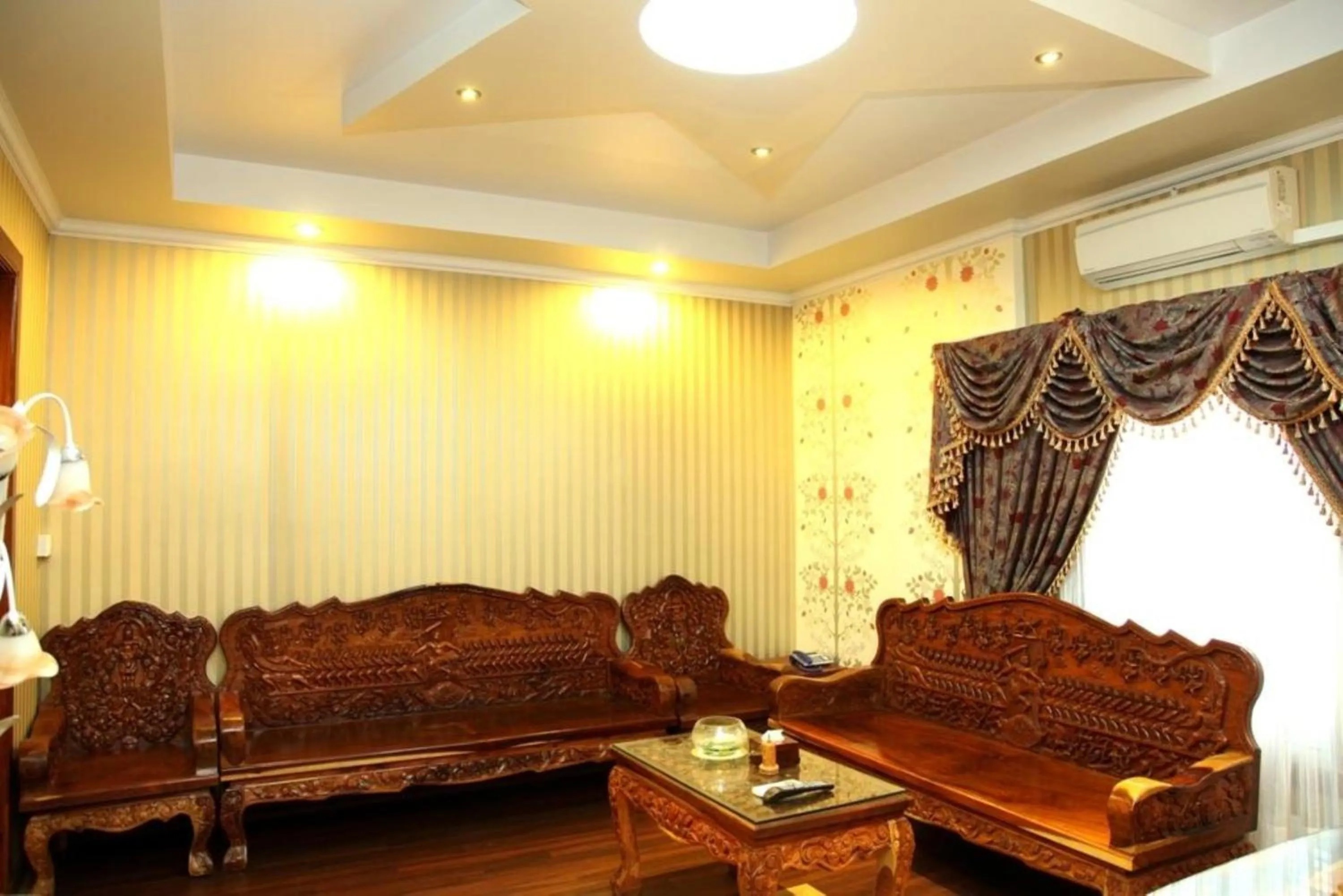 Living room in King Fy Hotel