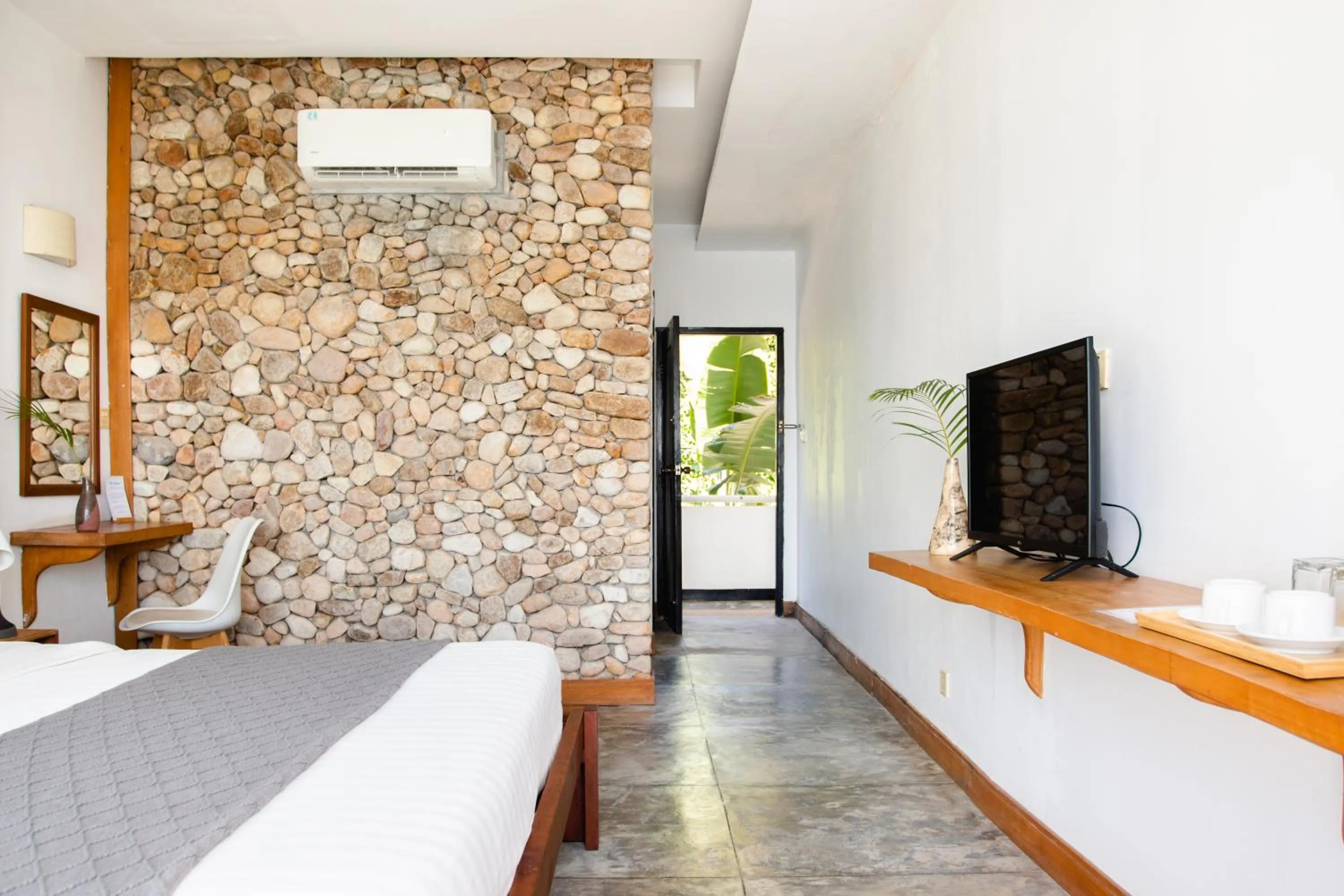 Bed in Saravoan-Kep Hotel