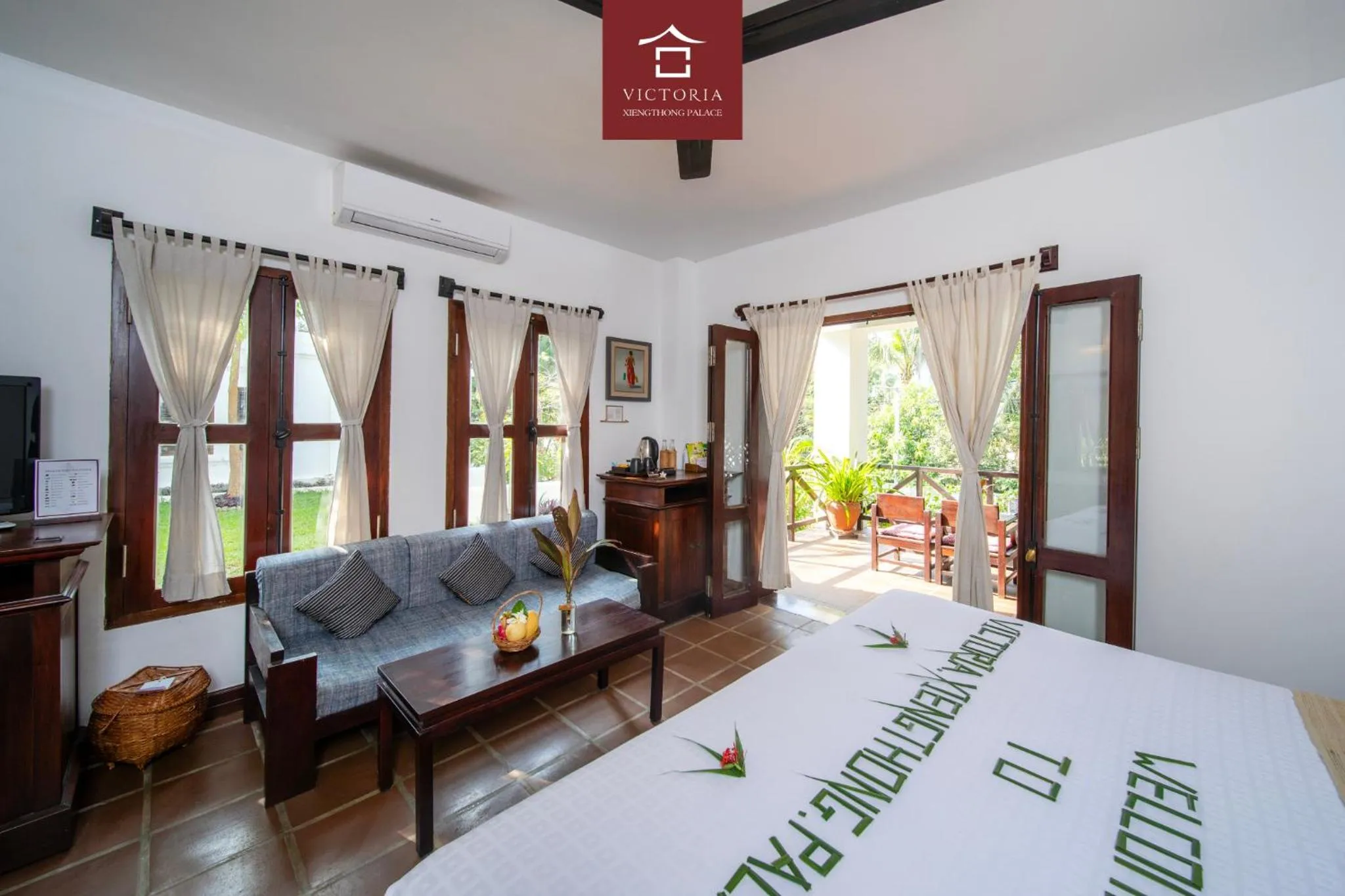 Bed in Victoria XiengThong Palace