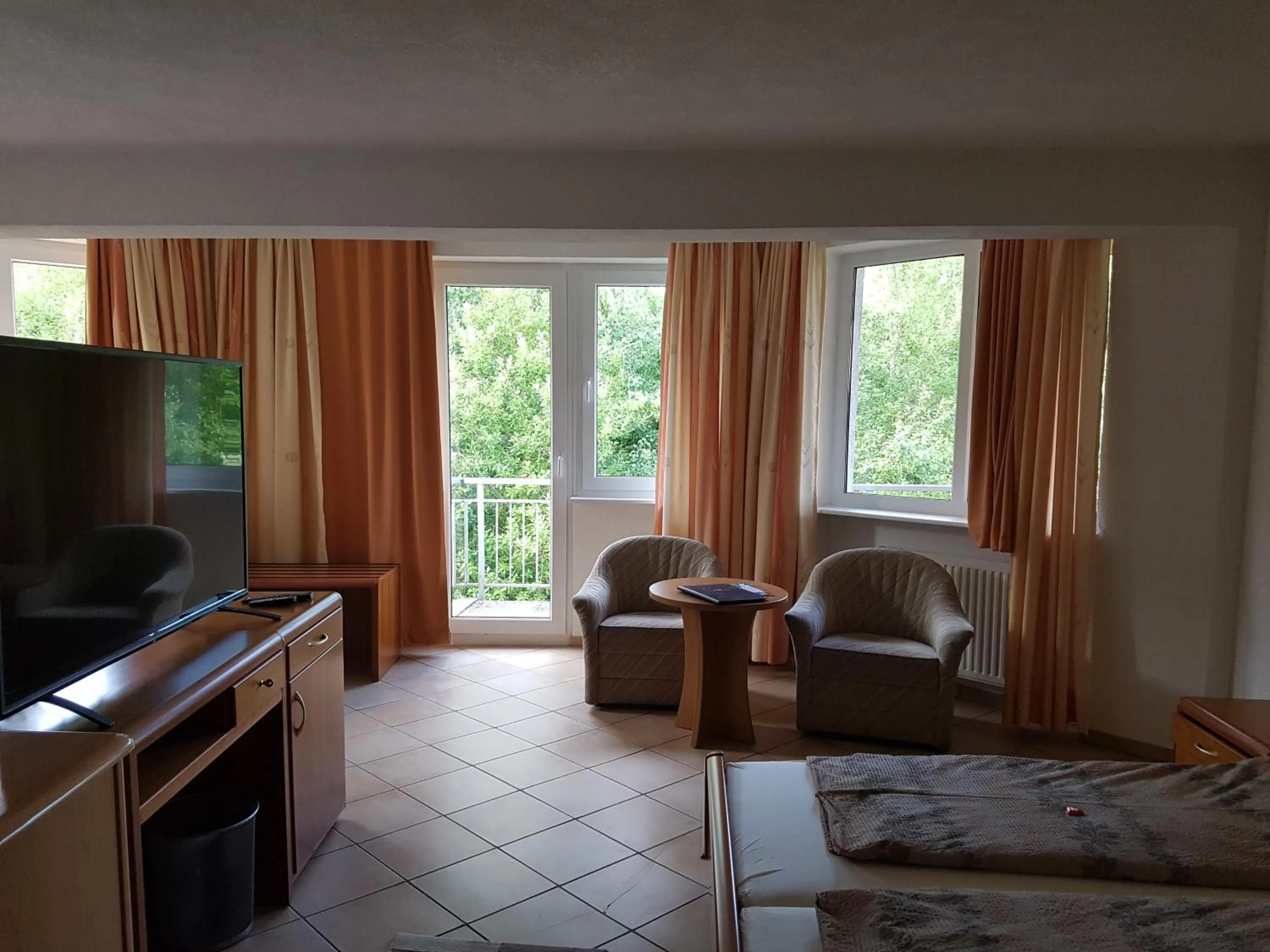 Bed in Hotel Zur Engelsburg