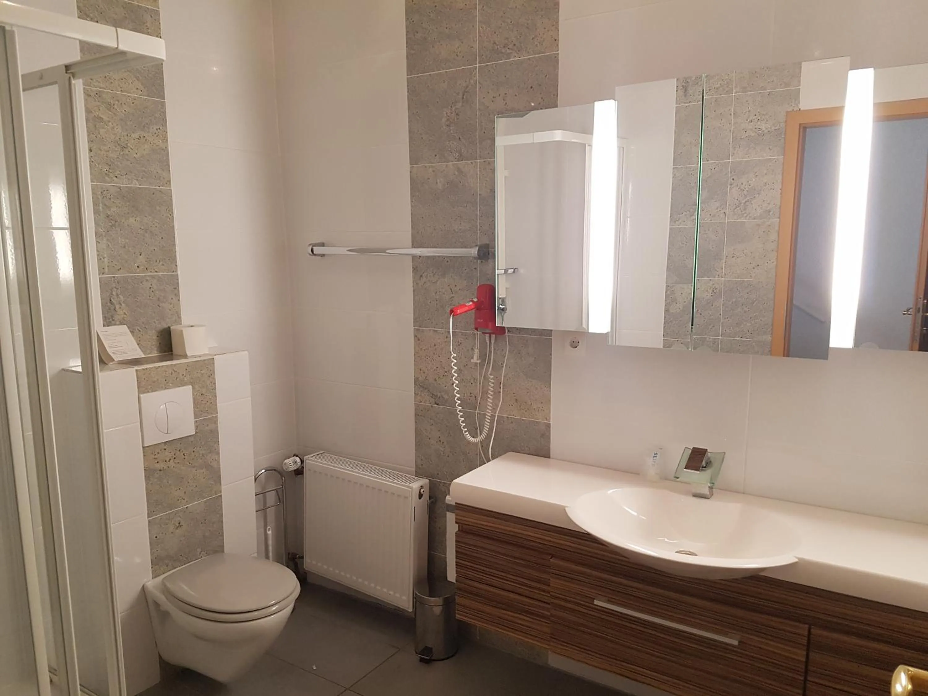 Shower in Hotel Zur Engelsburg