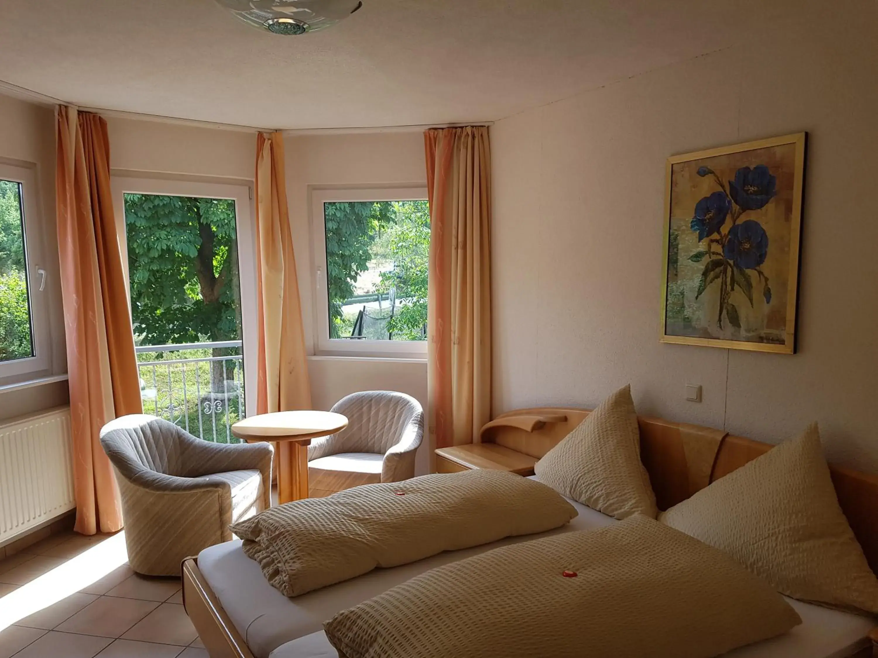 Double Room in Hotel Zur Engelsburg Double Room in Hotel Zur Engelsburg