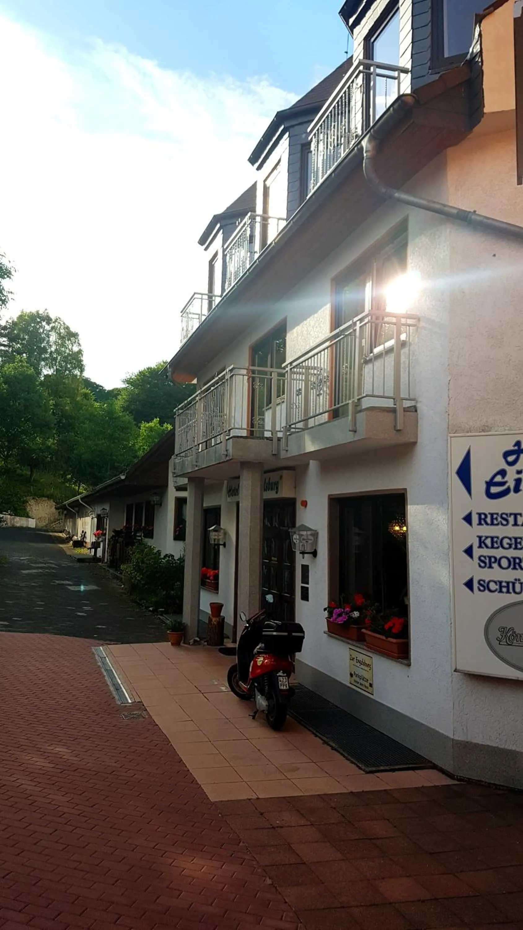 Facade/entrance in Hotel Zur Engelsburg