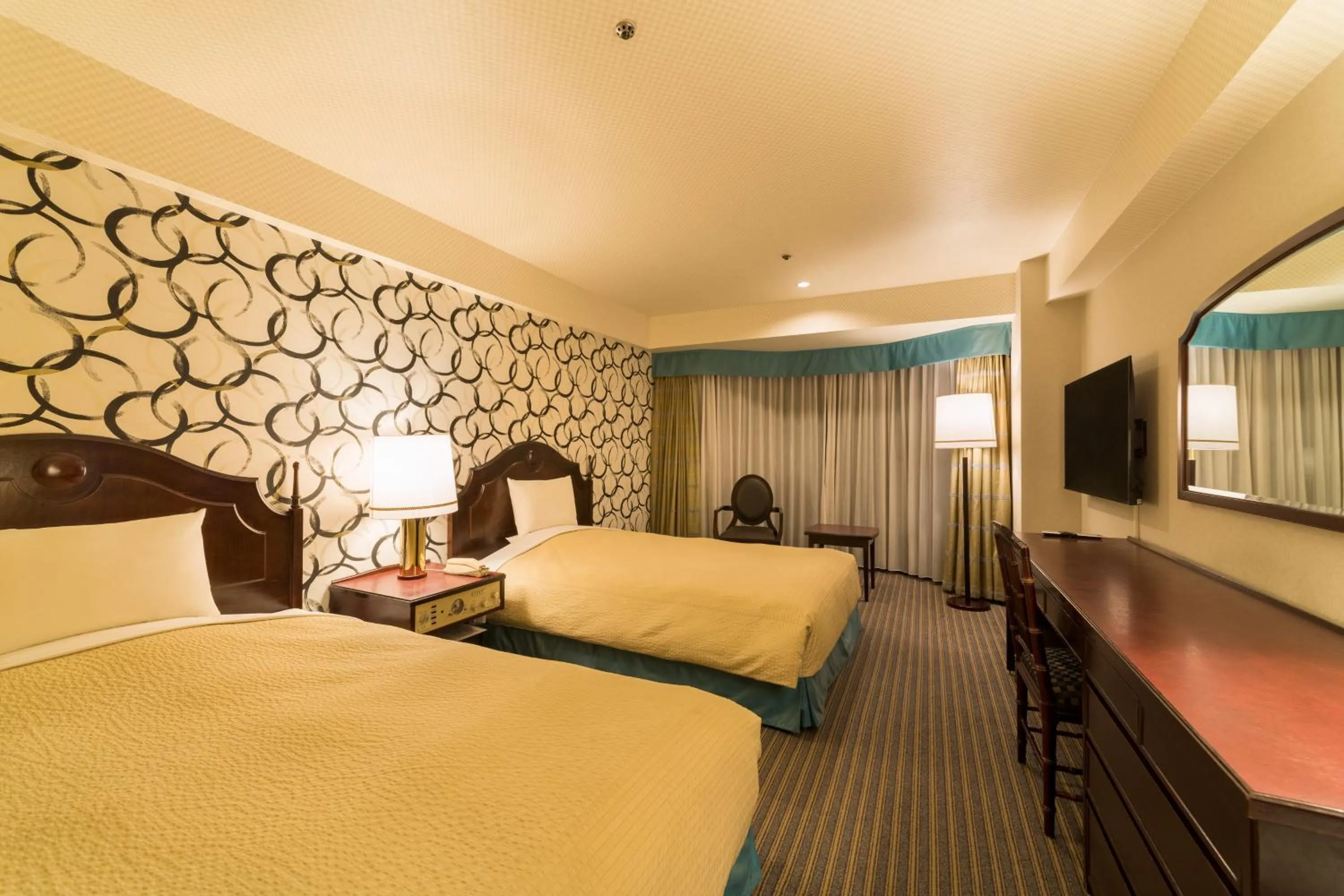 Photo of the whole room, Bed in Rose Hotel Yokohama, The Distinctive Collection By WORLDHOTELS