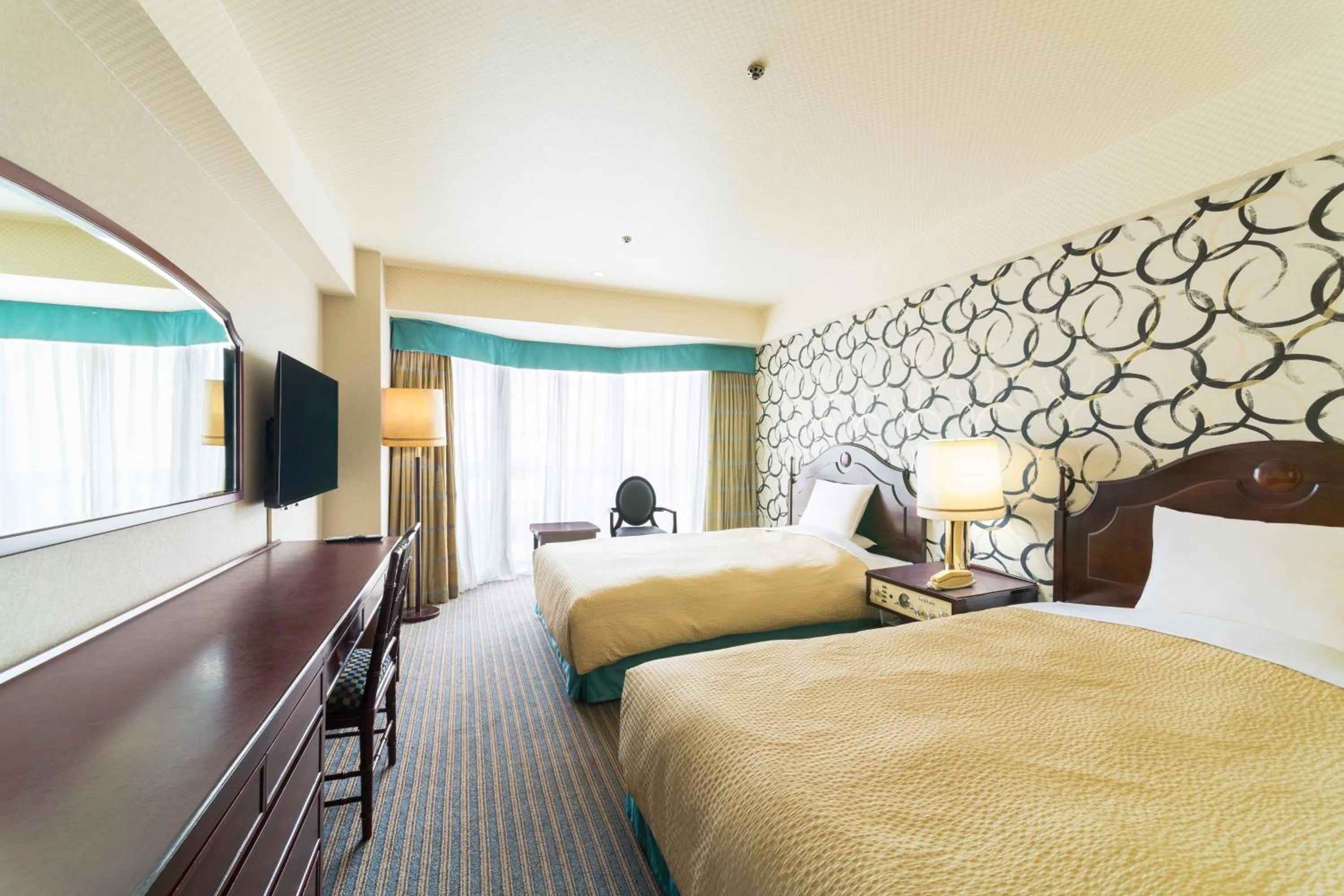 Photo of the whole room, Bed in Rose Hotel Yokohama, The Distinctive Collection By WORLDHOTELS