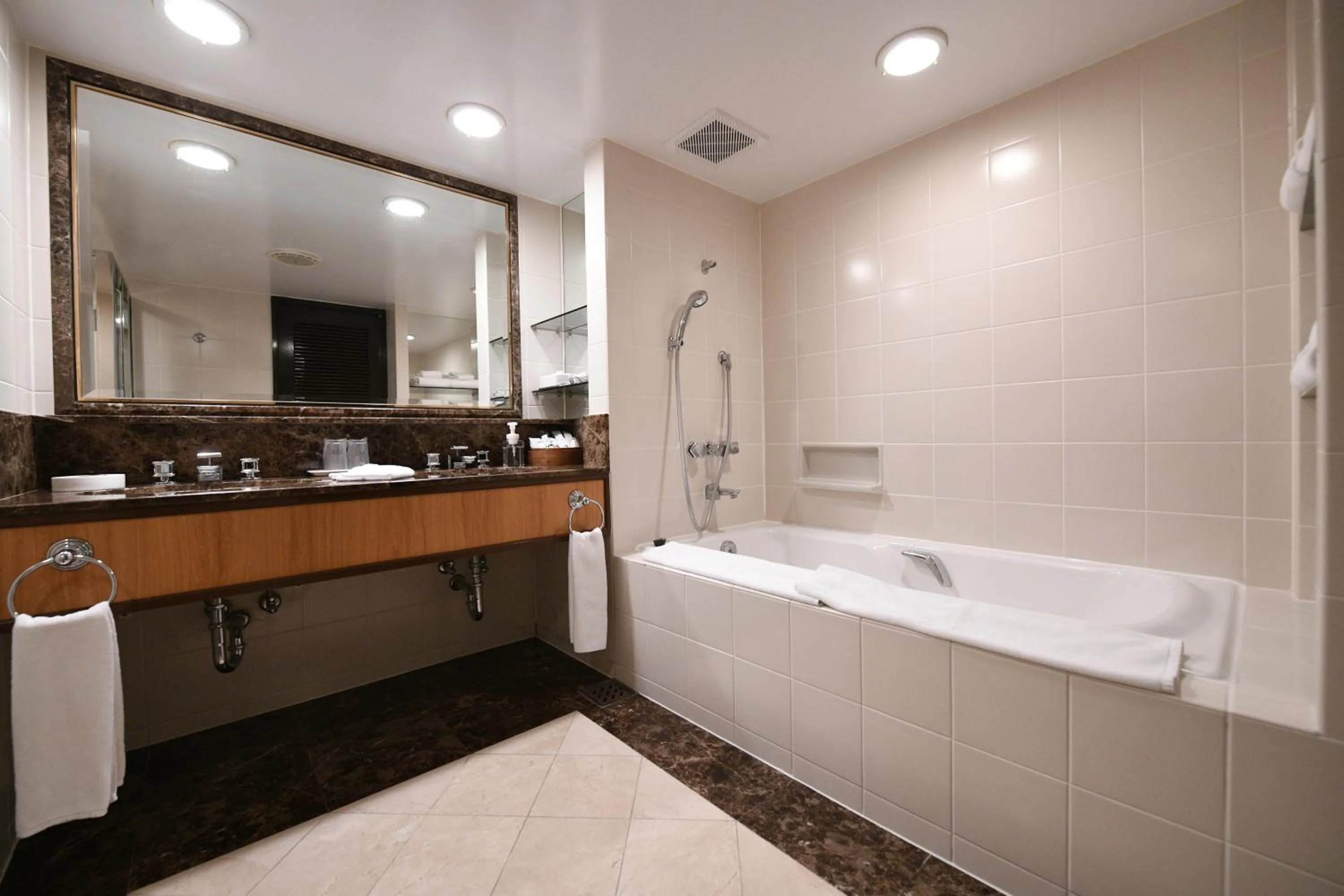 Bathroom in Rose Hotel Yokohama, The Distinctive Collection By WORLDHOTELS