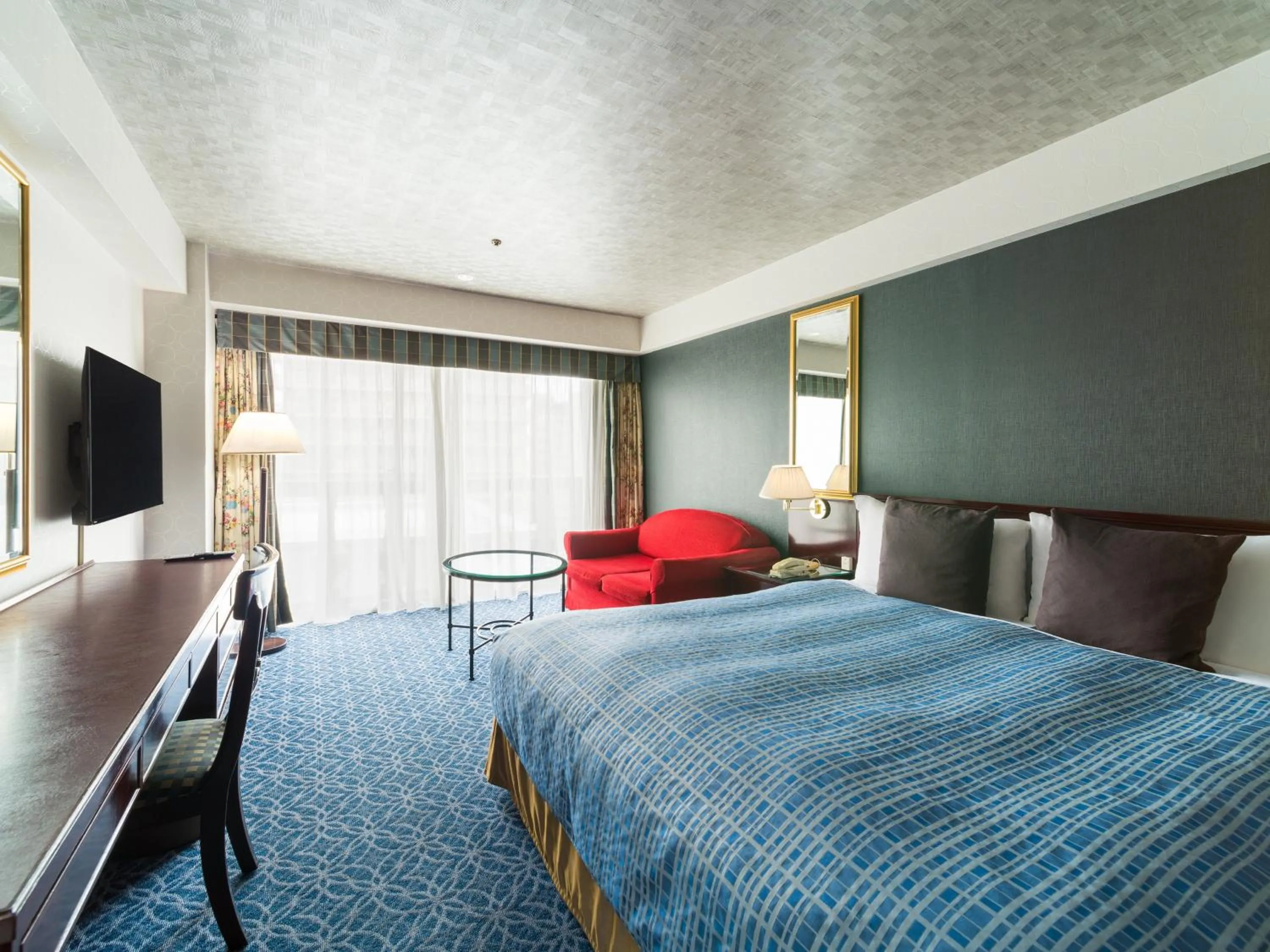 Photo of the whole room, Bed in Rose Hotel Yokohama, The Distinctive Collection By WORLDHOTELS