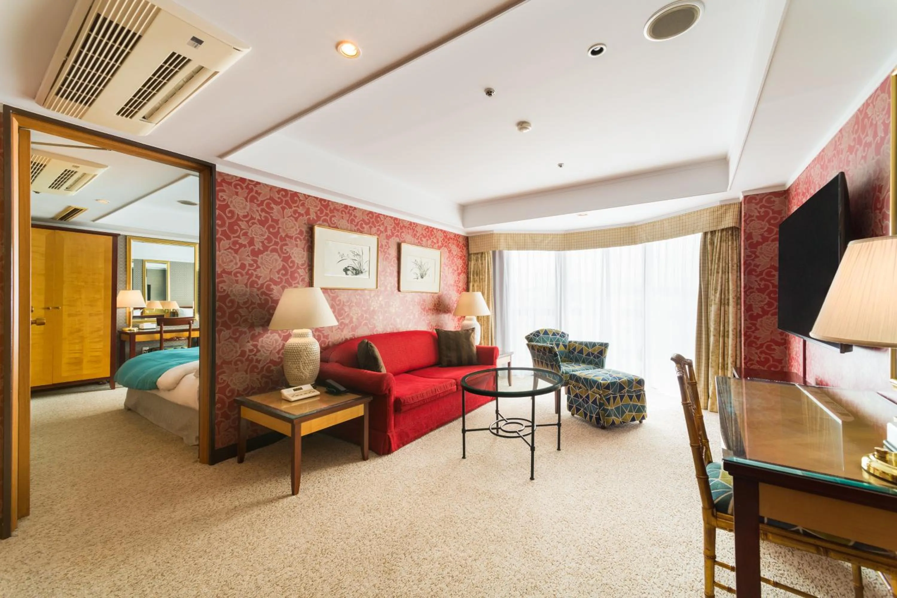 Photo of the whole room in Rose Hotel Yokohama, The Distinctive Collection By WORLDHOTELS