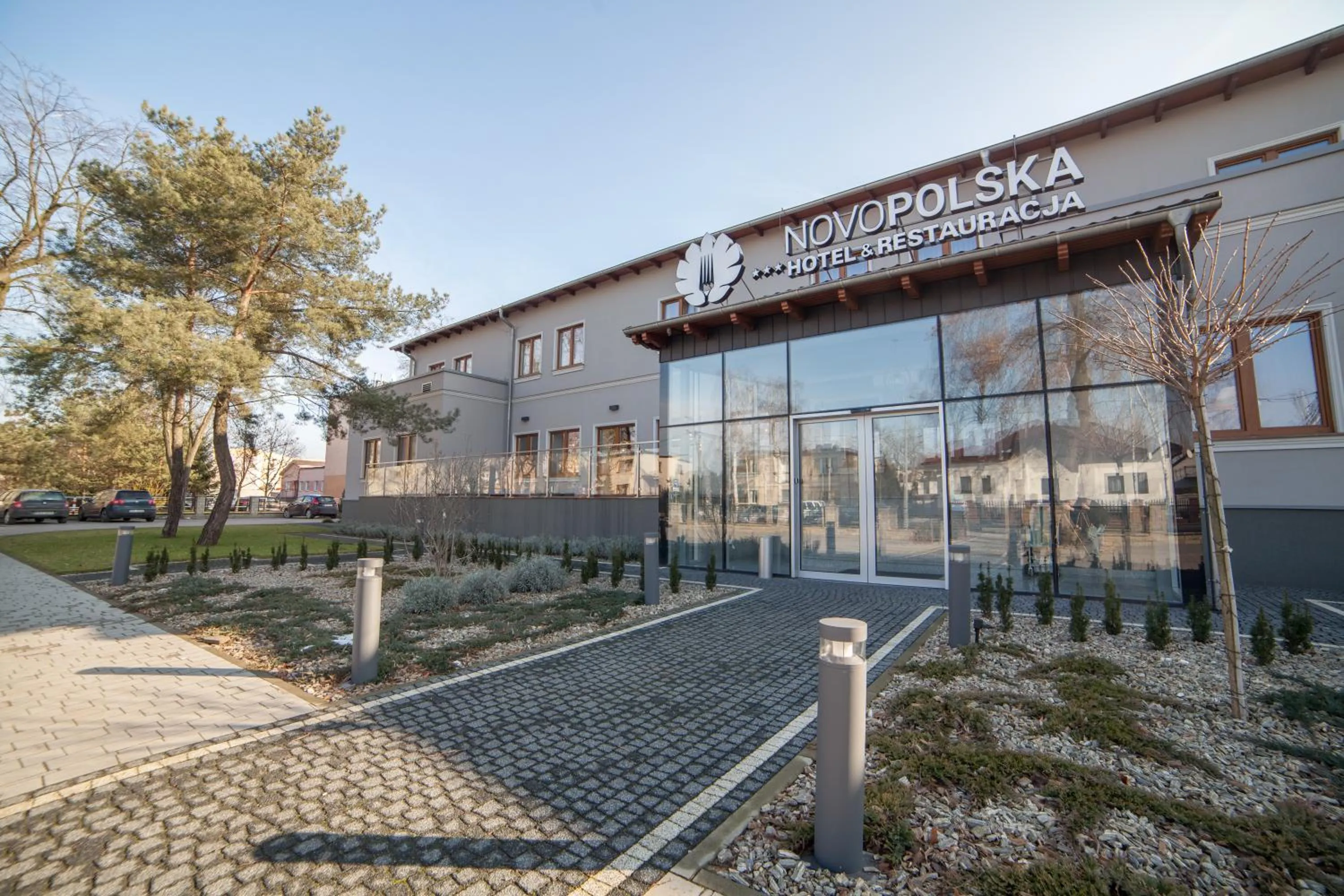Property building in Novopolska - Hotel i Restauracja