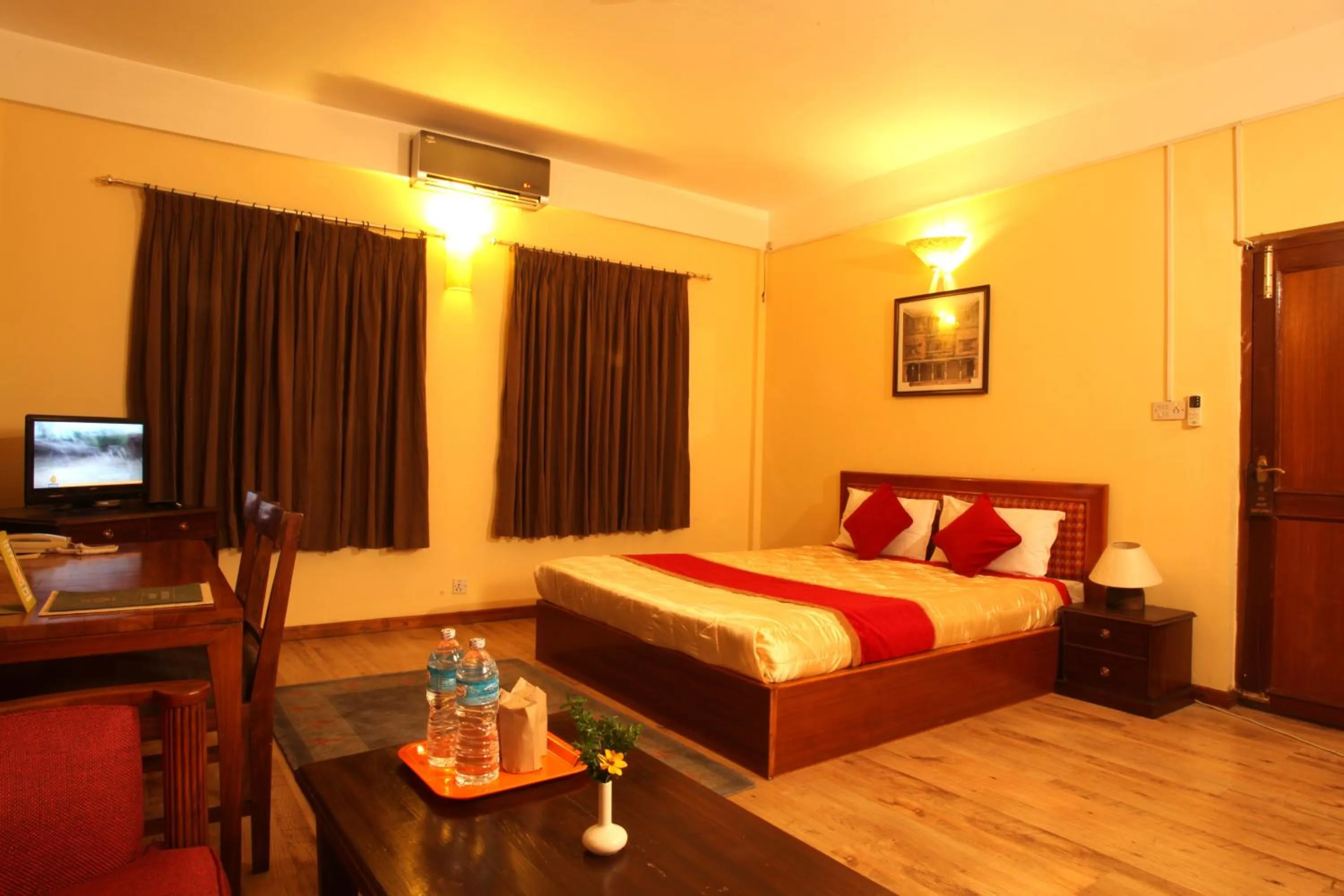 Photo of the whole room, Bed in Royal Astoria Hotel