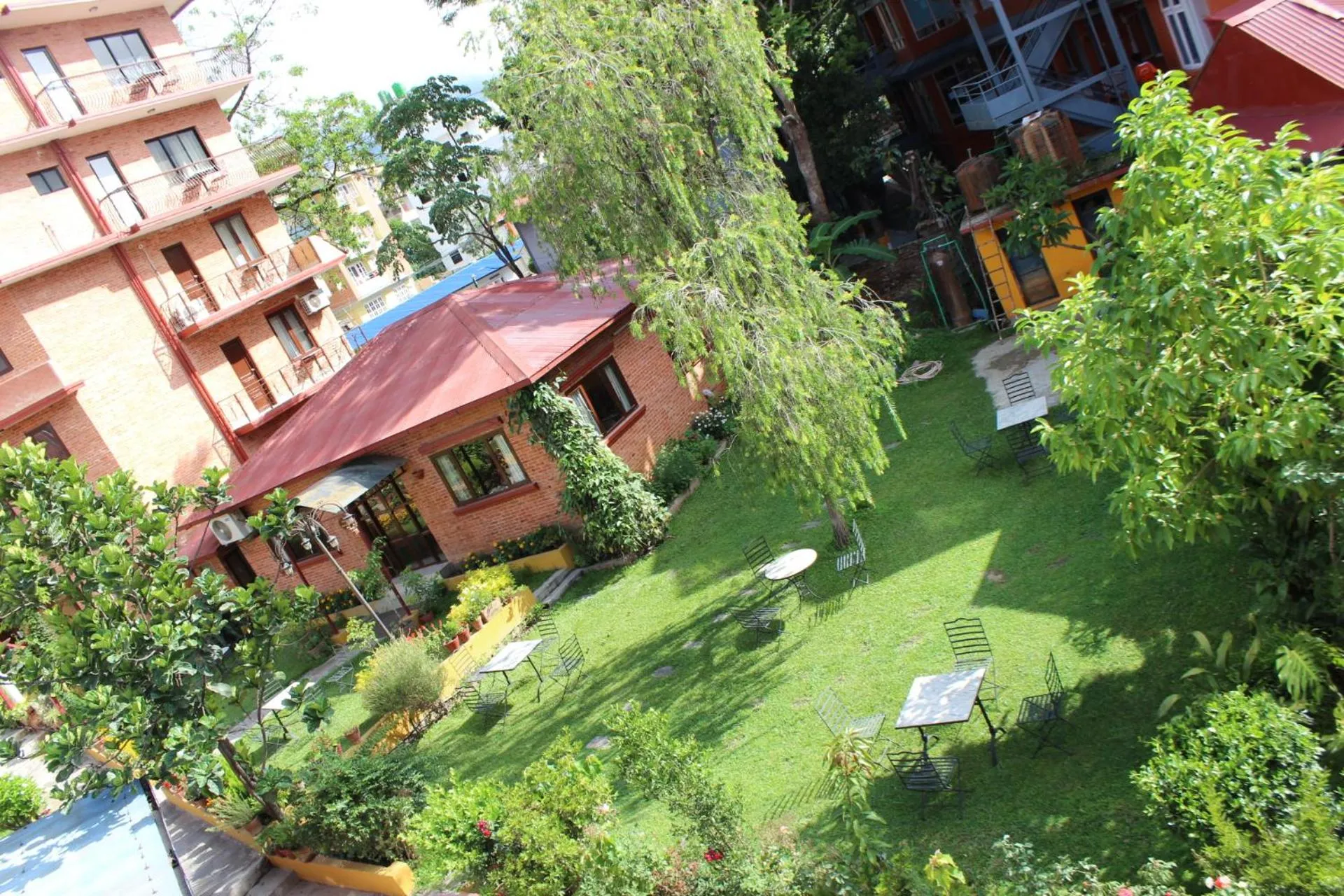 Garden in Royal Astoria Hotel