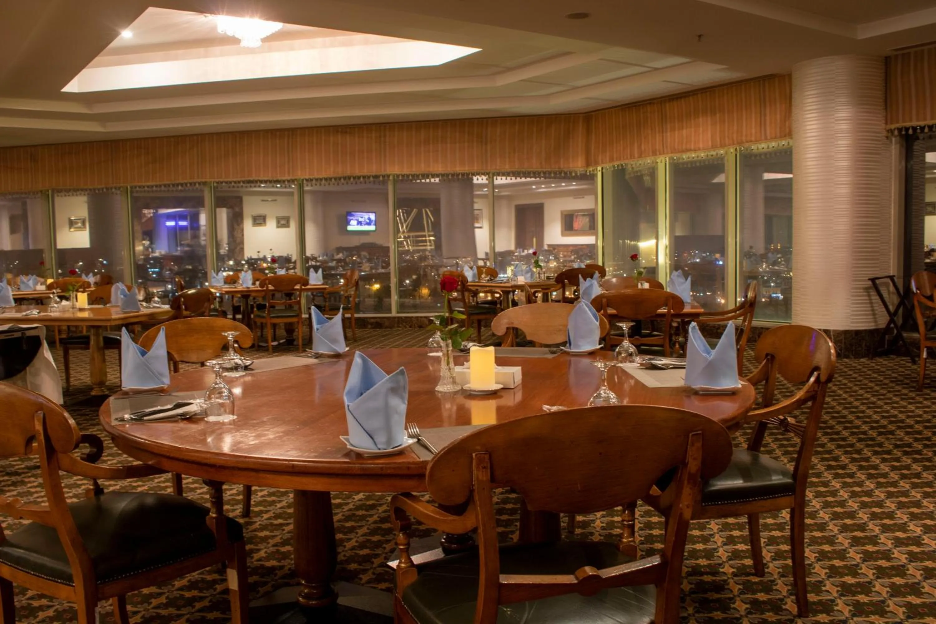 Restaurant/places to eat in Abha Palace Hotel