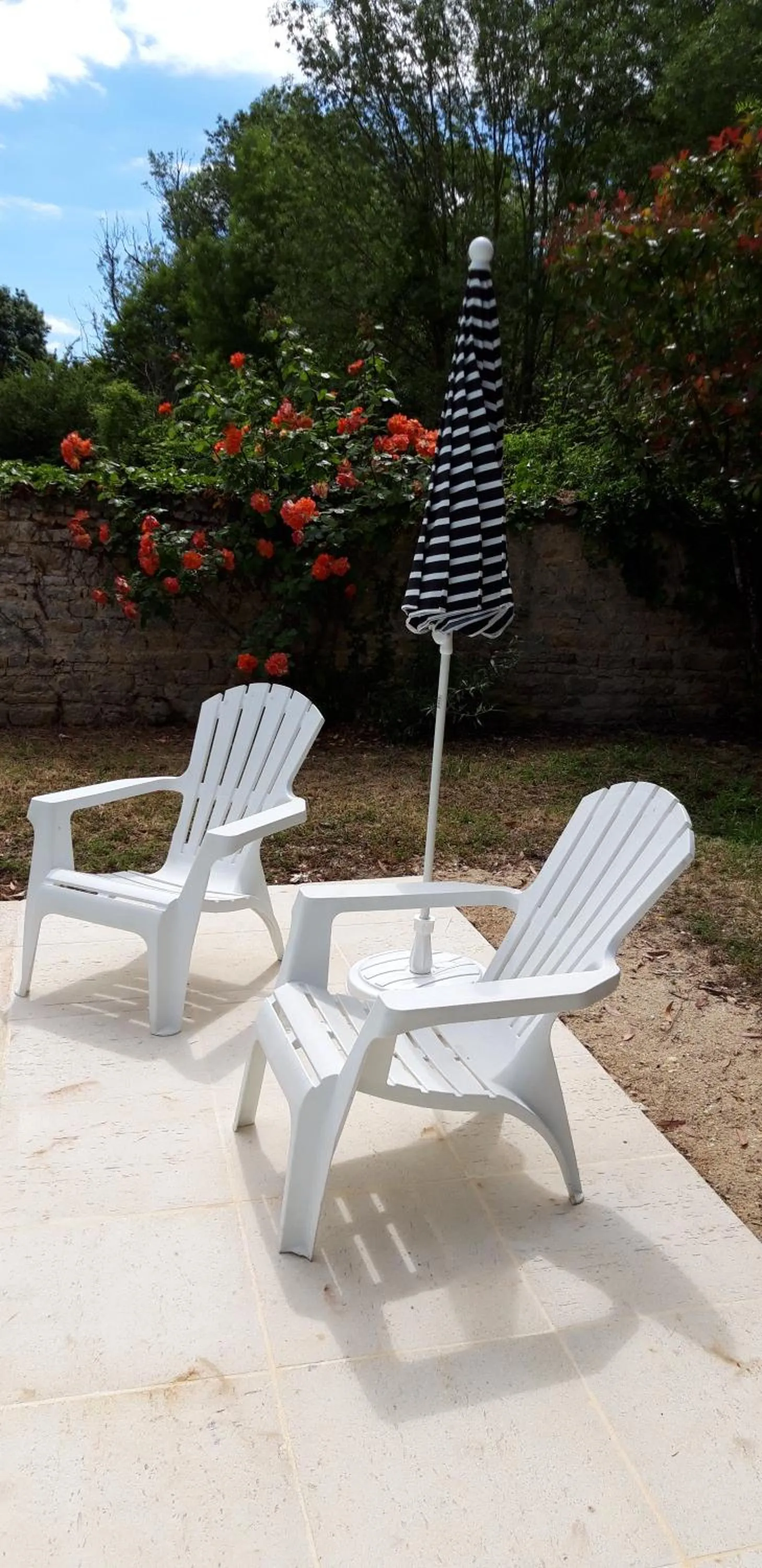 Pool view in Logis Des Bessons