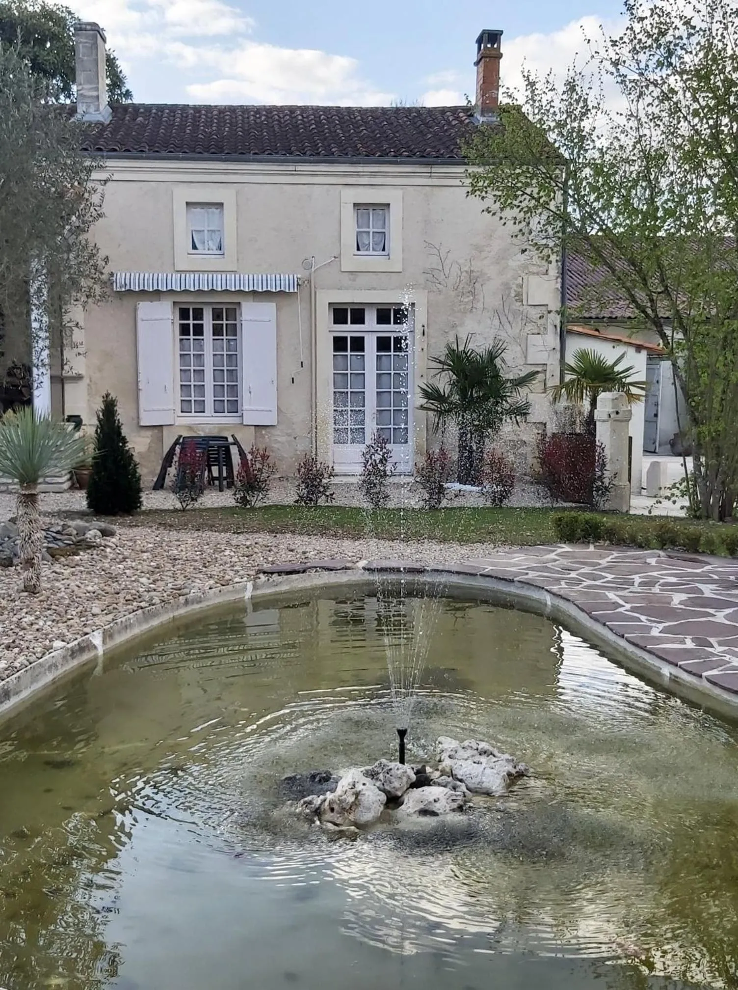 Facade/entrance in Logis Des Bessons