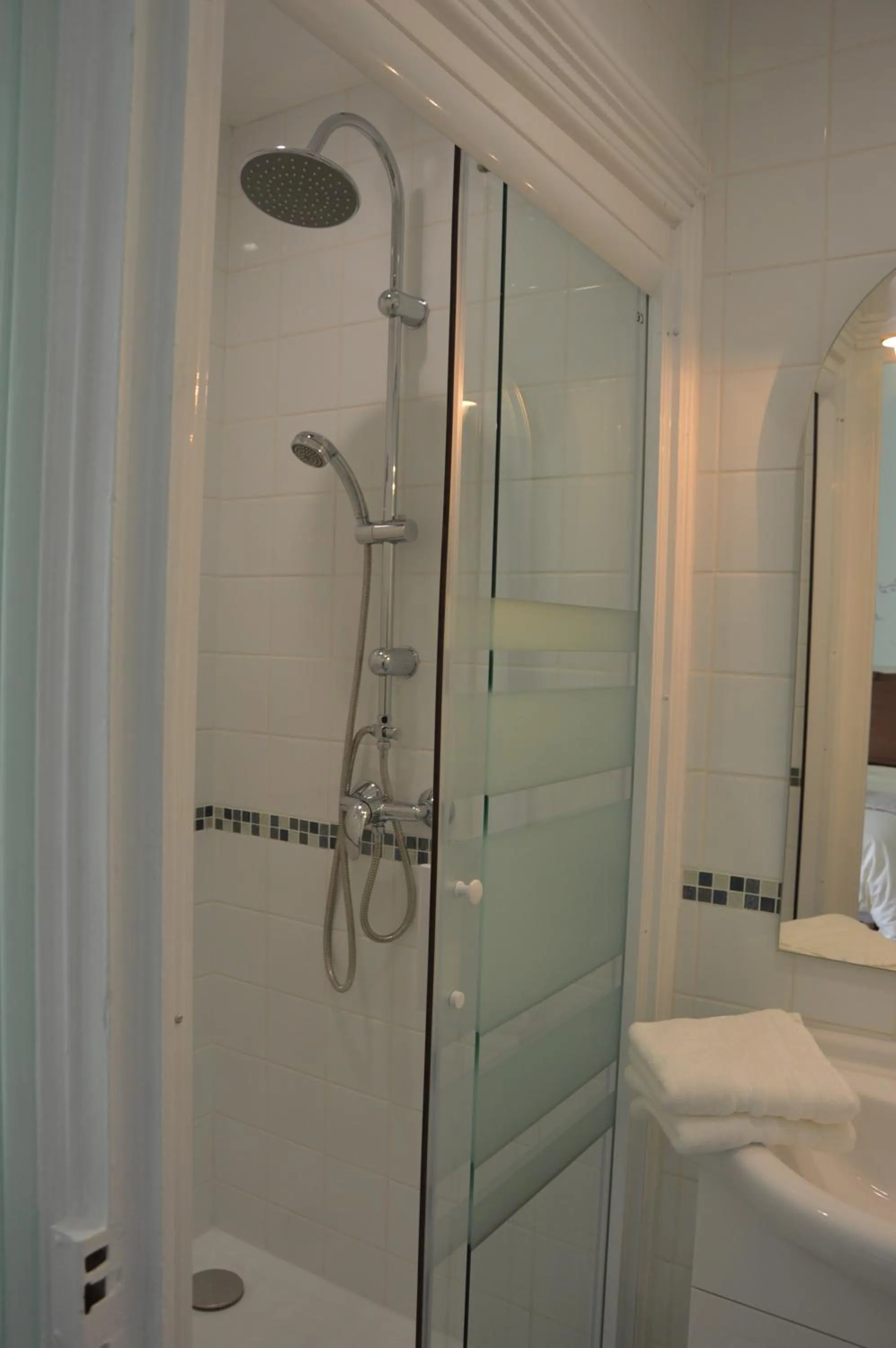 Shower in Logis Des Bessons