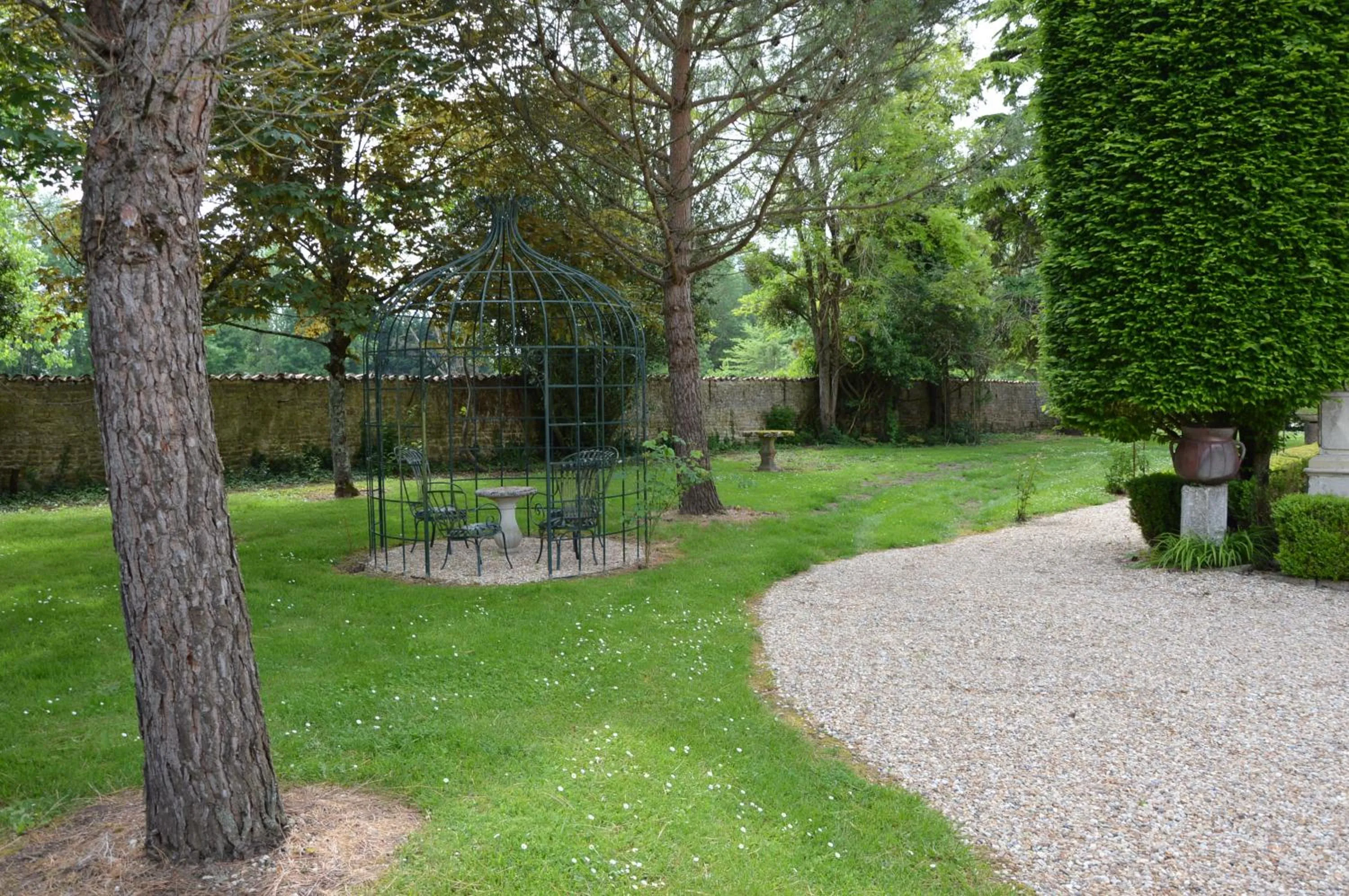 Garden view in Logis Des Bessons