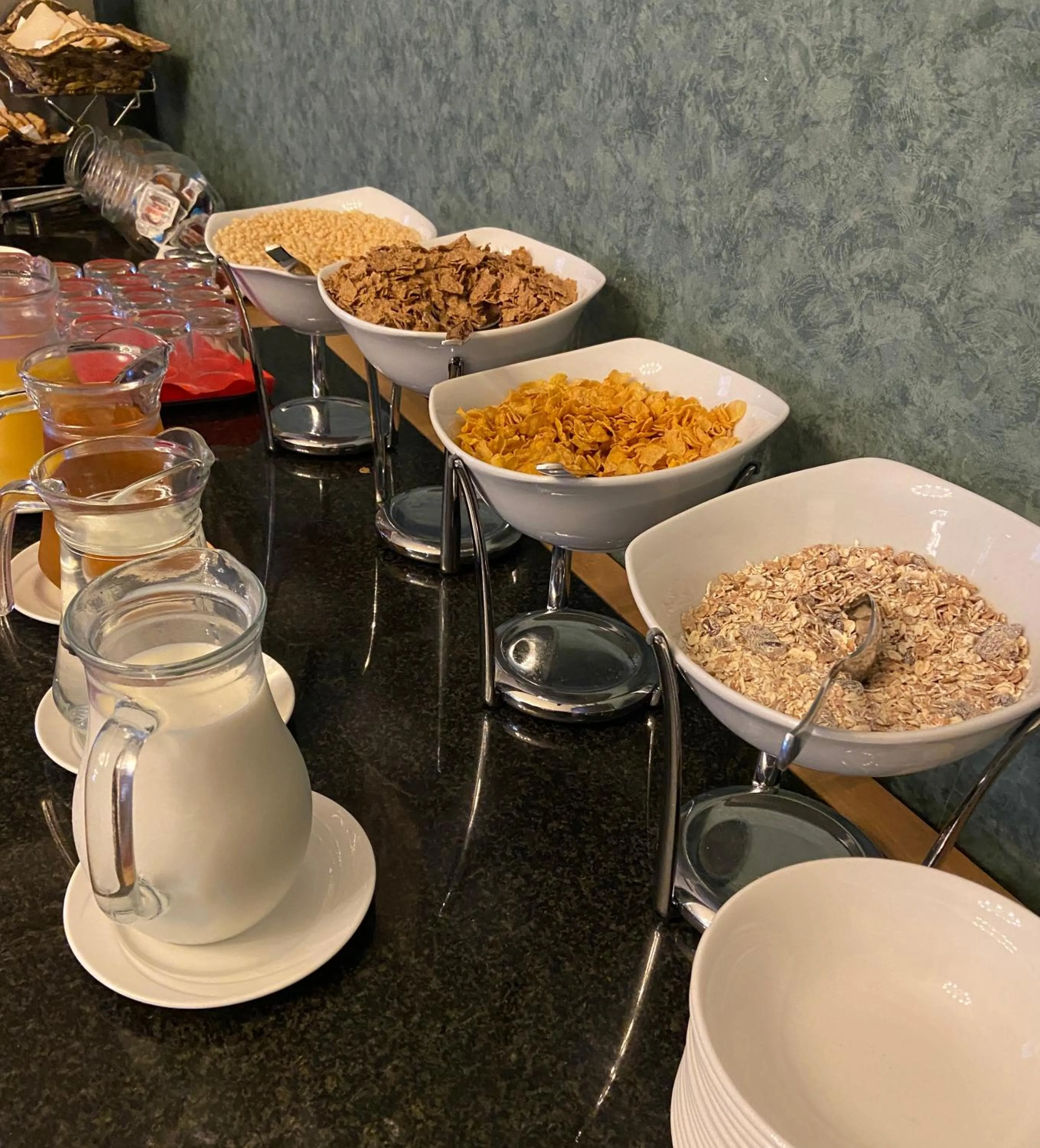 Breakfast in Lovat Arms Hotel