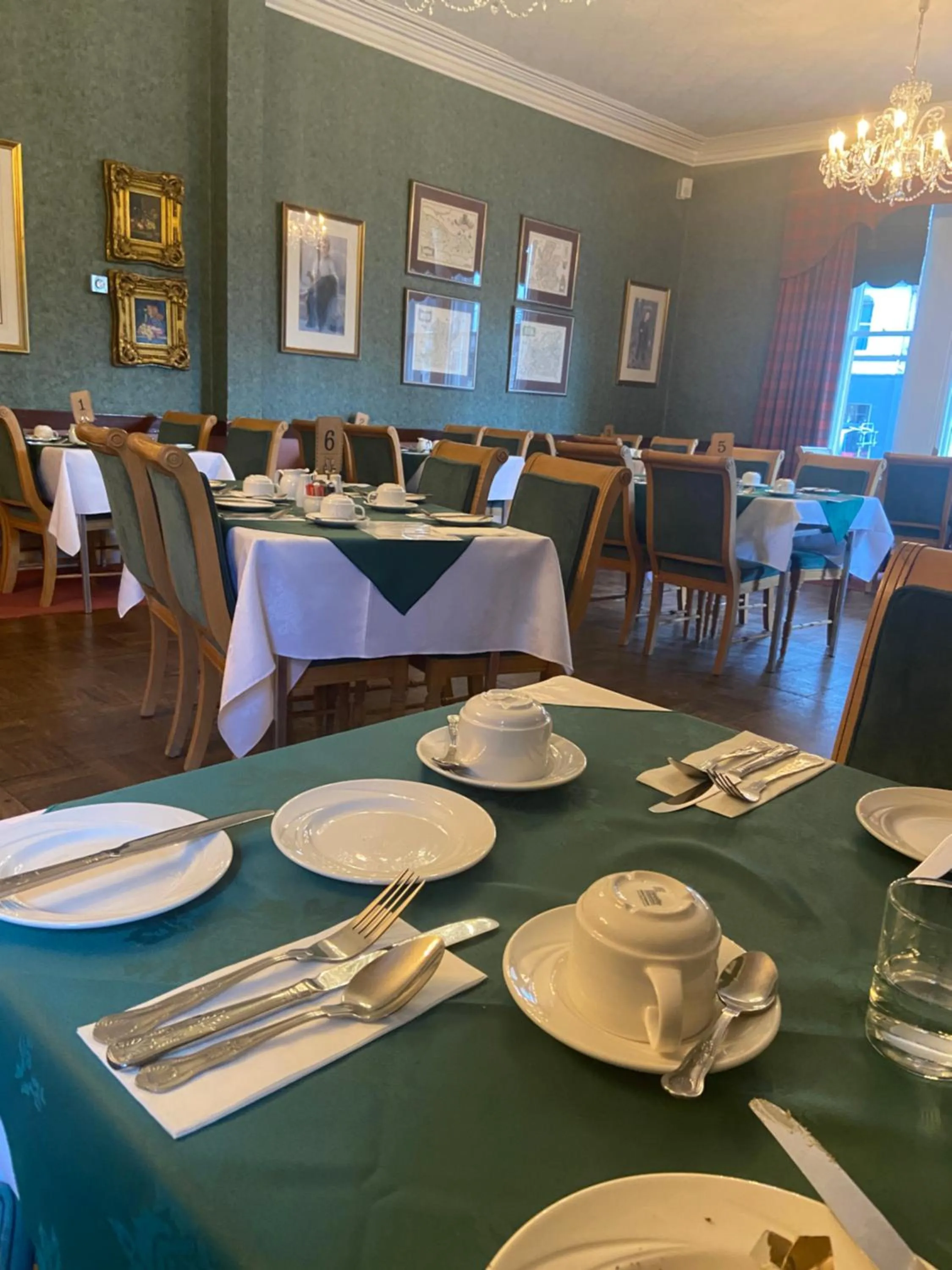 Breakfast in Lovat Arms Hotel