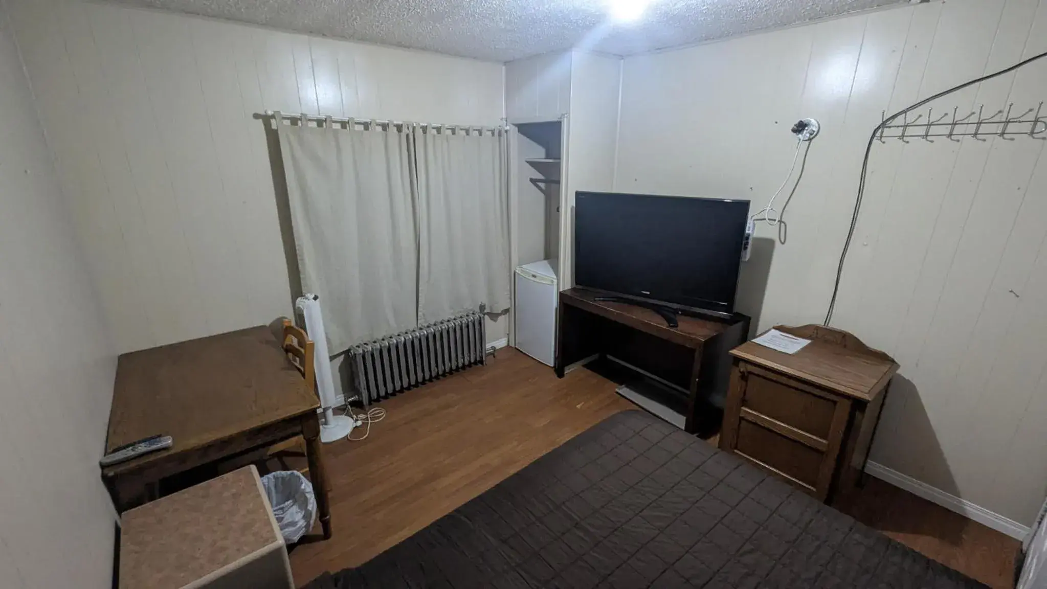 Budget Single Room in Rycroft Hotel Budget Single Room in Rycroft Hotel