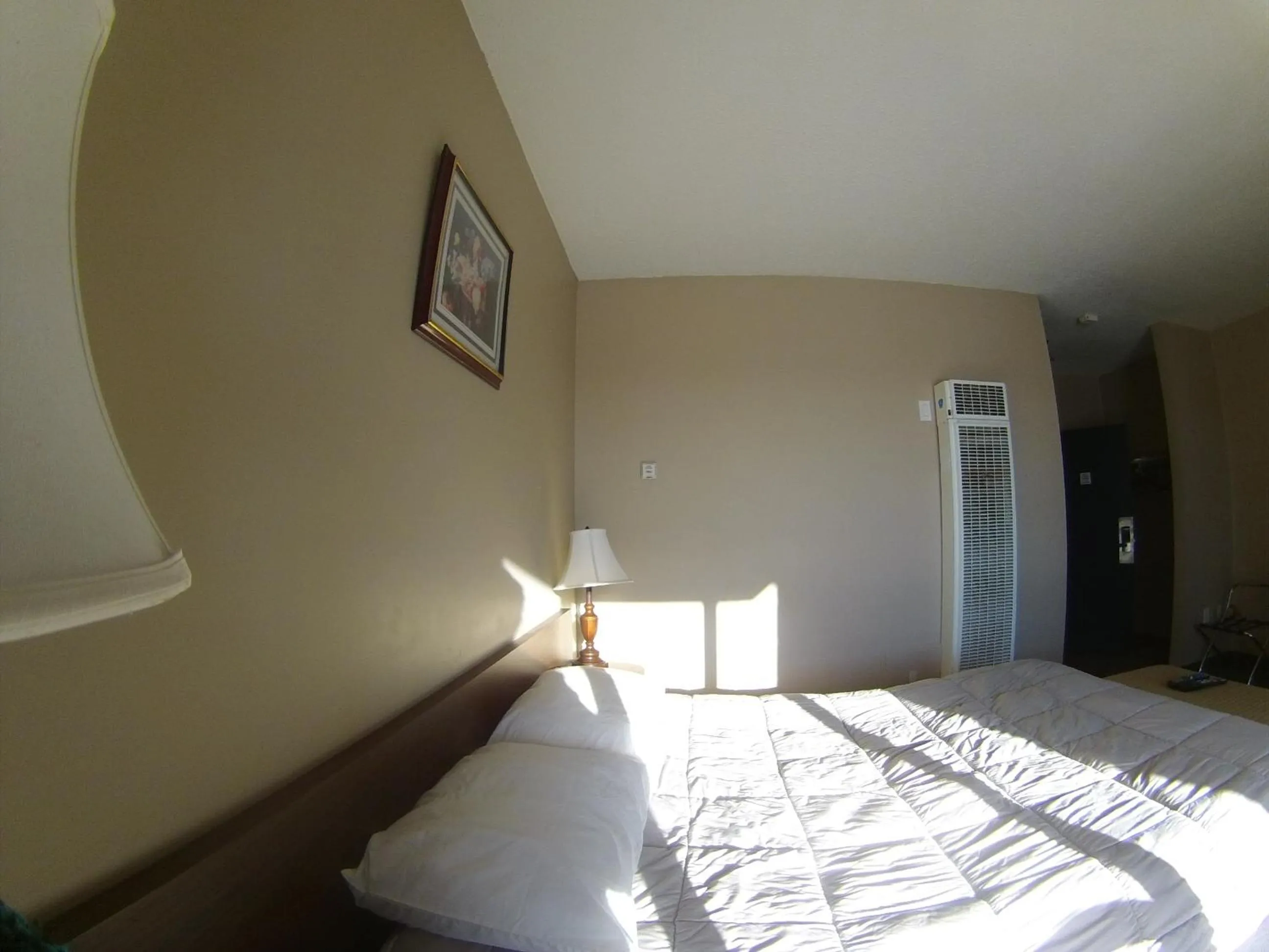 Bed in Rycroft Hotel