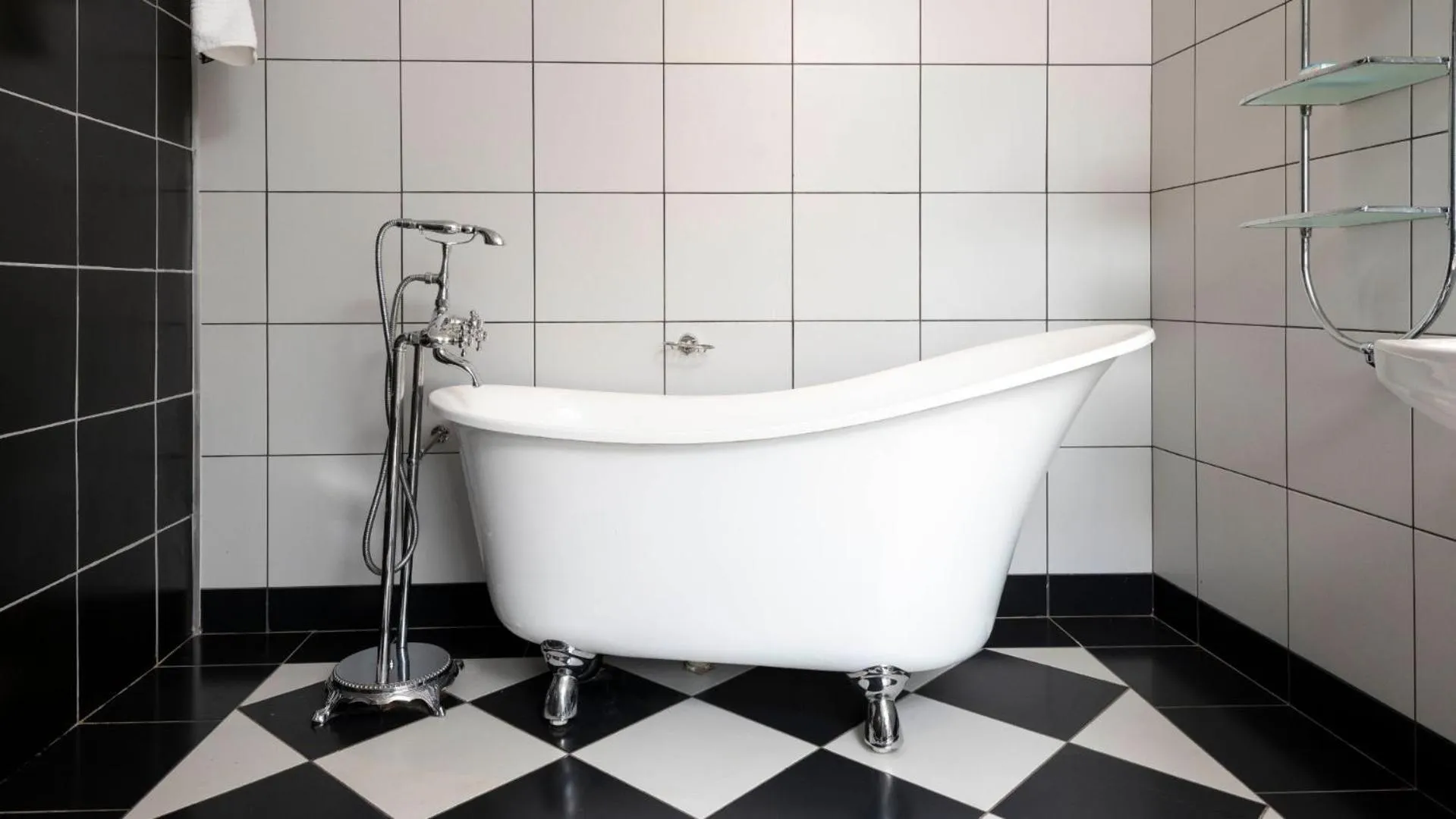 Bathroom in ANEW Hotel Hilton Pietermaritzburg