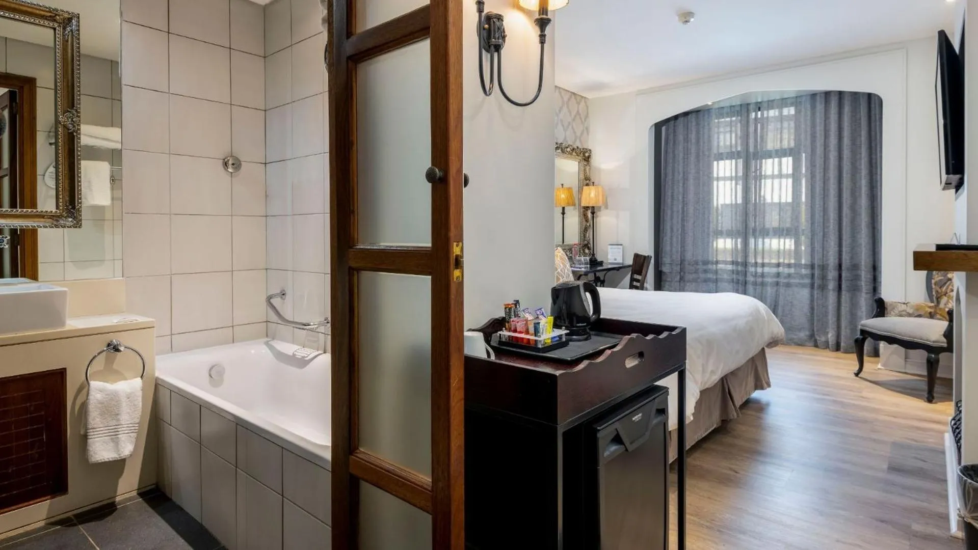 Bed in ANEW Hotel Hilton Pietermaritzburg