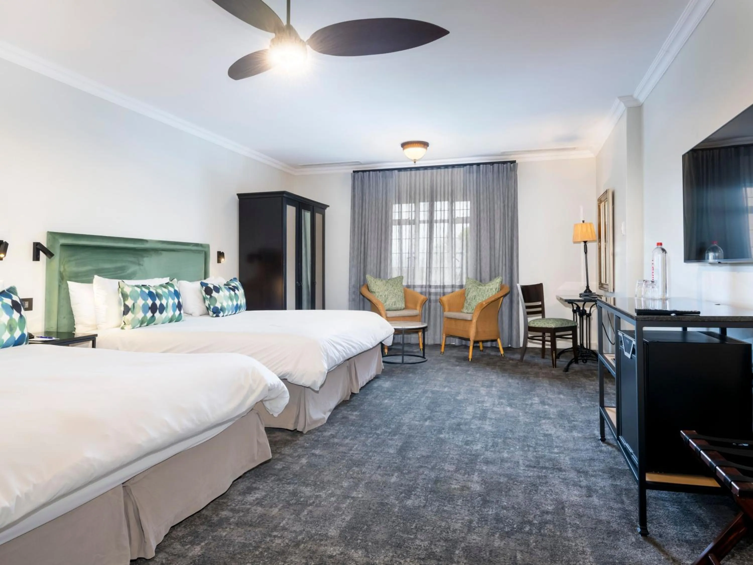 Bed in ANEW Hotel Hilton Pietermaritzburg