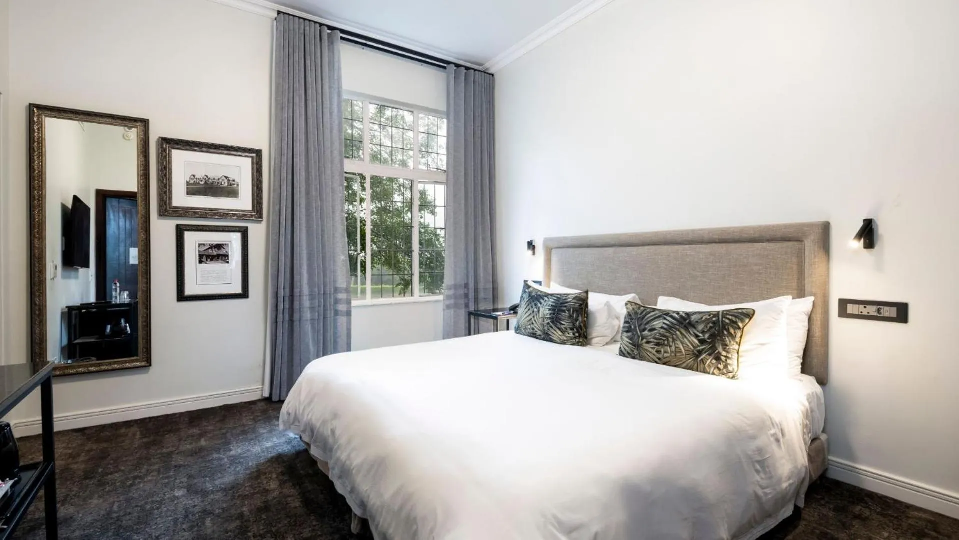 Bed in ANEW Hotel Hilton Pietermaritzburg